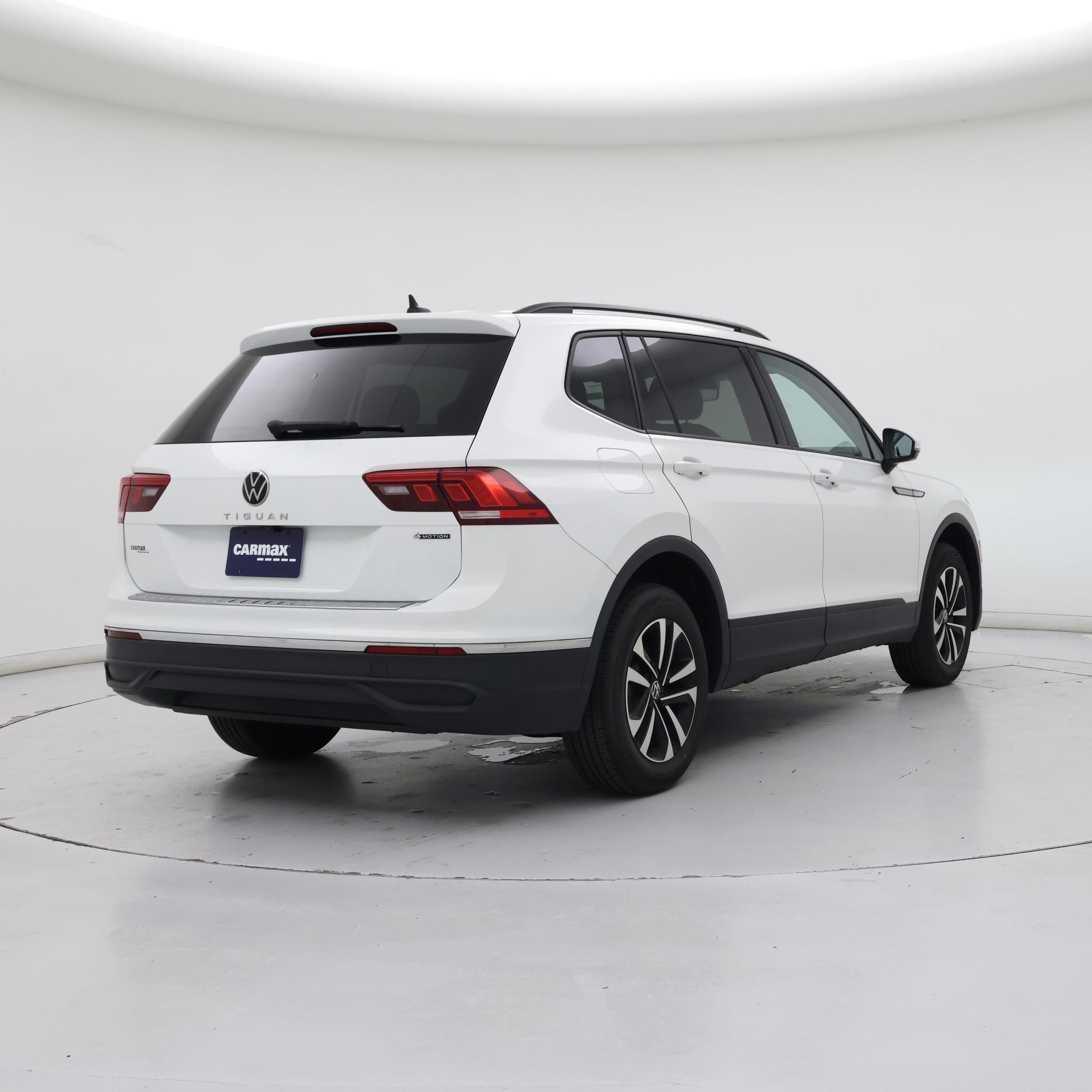 Thumbnail: 2023 Volkswagen Tiguan - 8