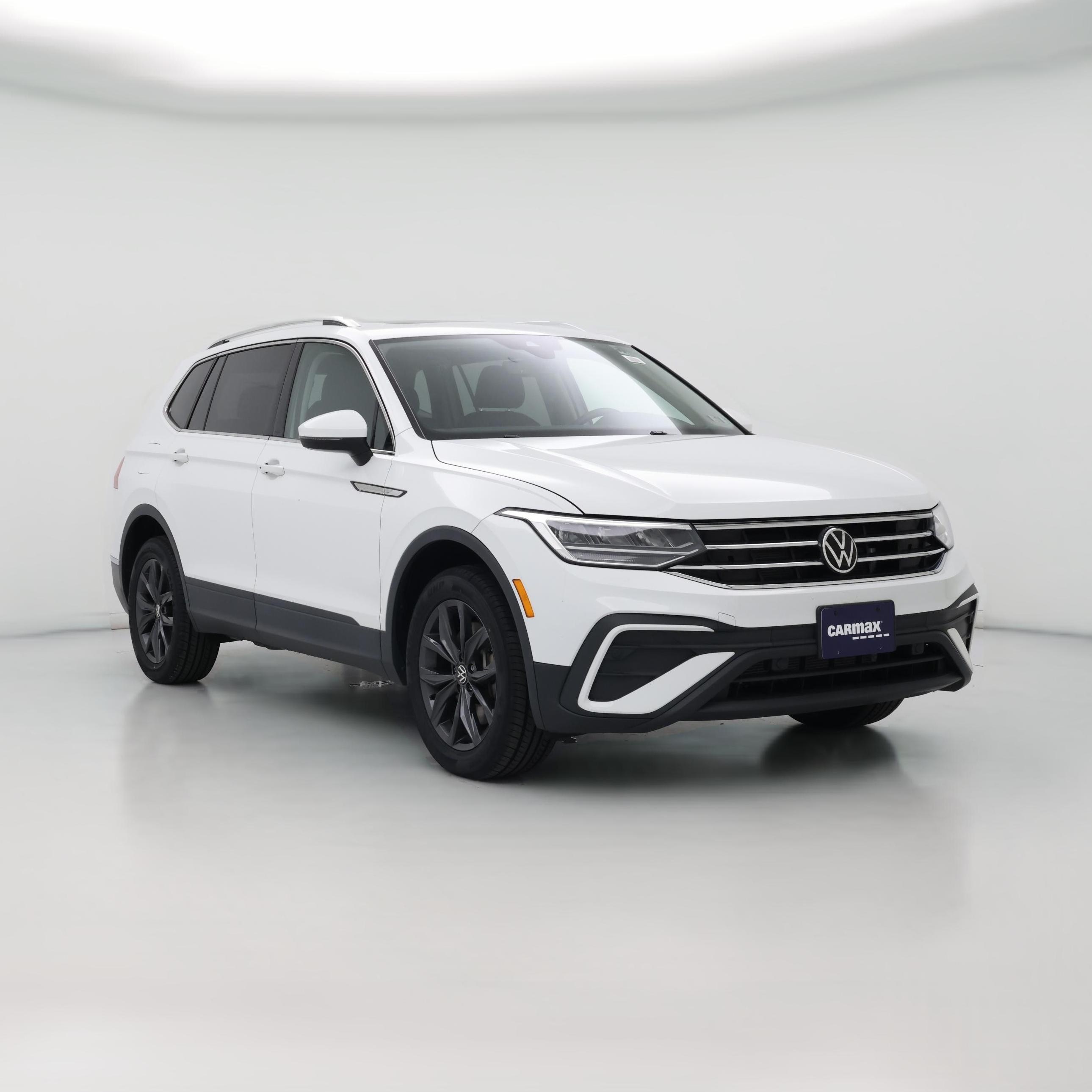 Thumbnail: 2022 Volkswagen Tiguan - 1