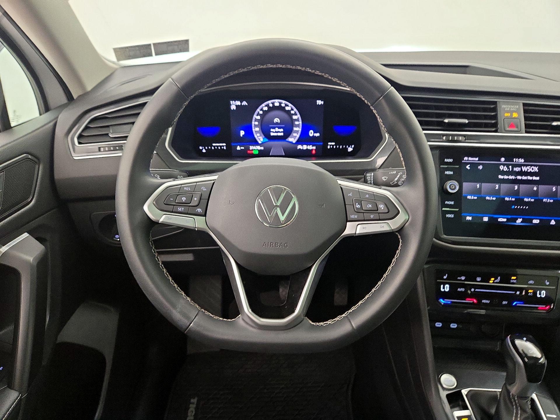 Thumbnail: 2022 Volkswagen Tiguan - 10