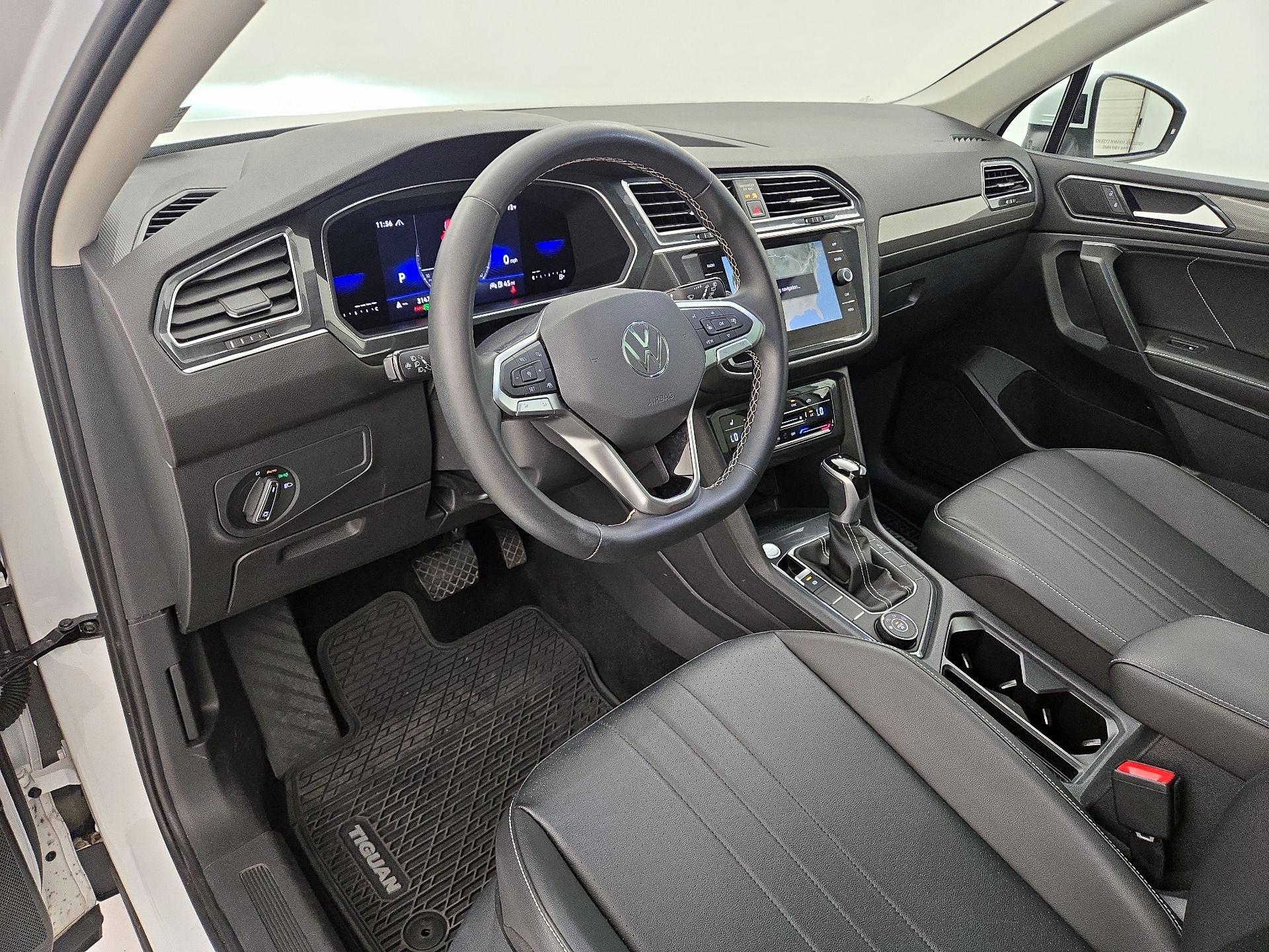 Thumbnail: 2022 Volkswagen Tiguan - 11