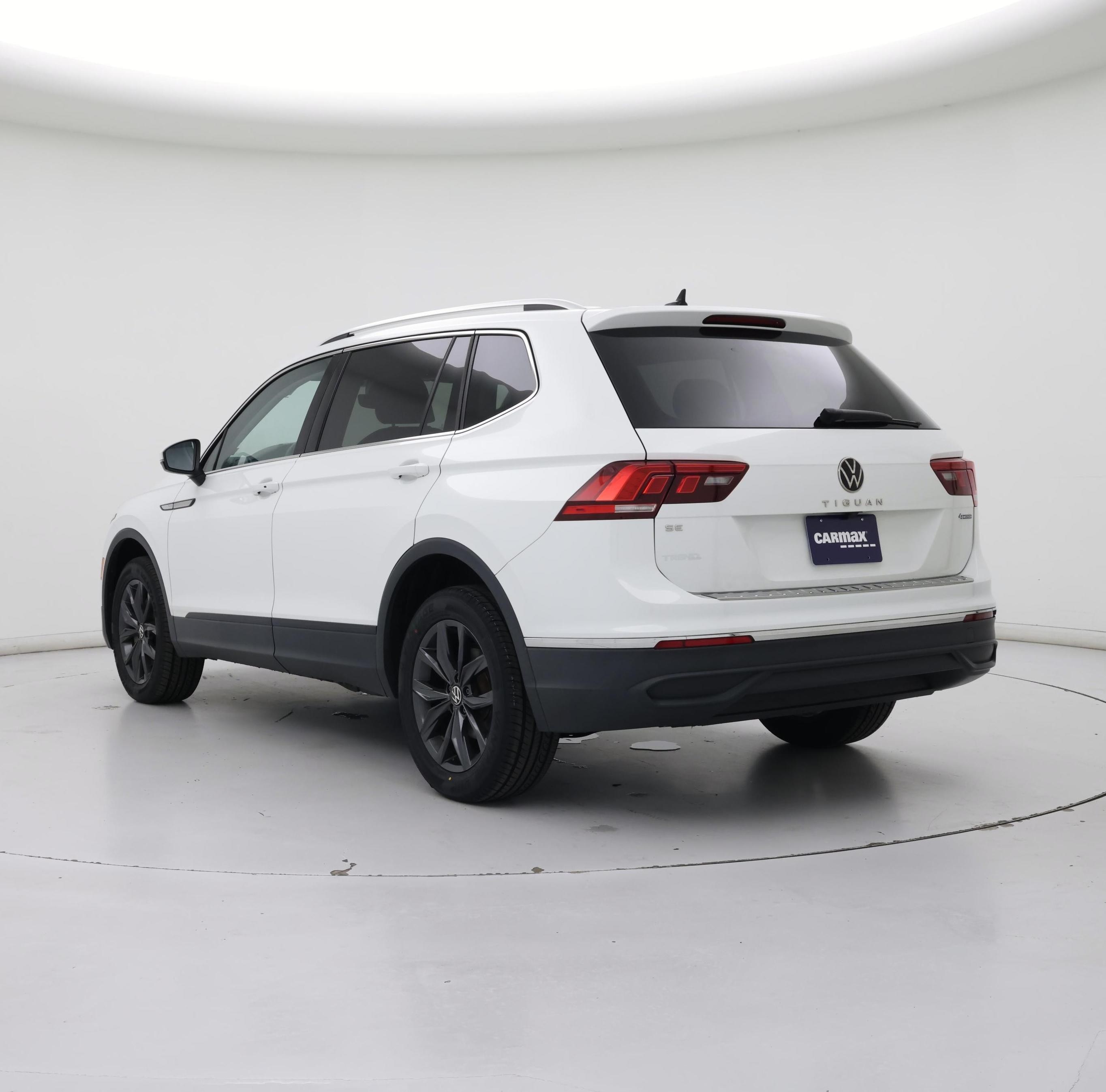 Thumbnail: 2022 Volkswagen Tiguan - 2