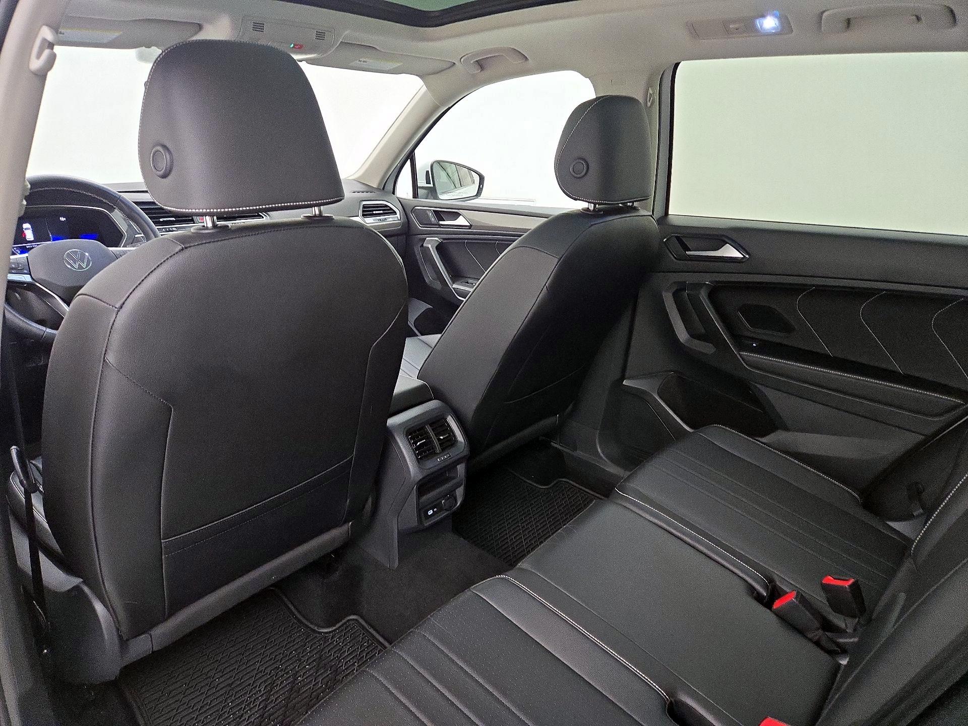 Thumbnail: 2022 Volkswagen Tiguan - 20