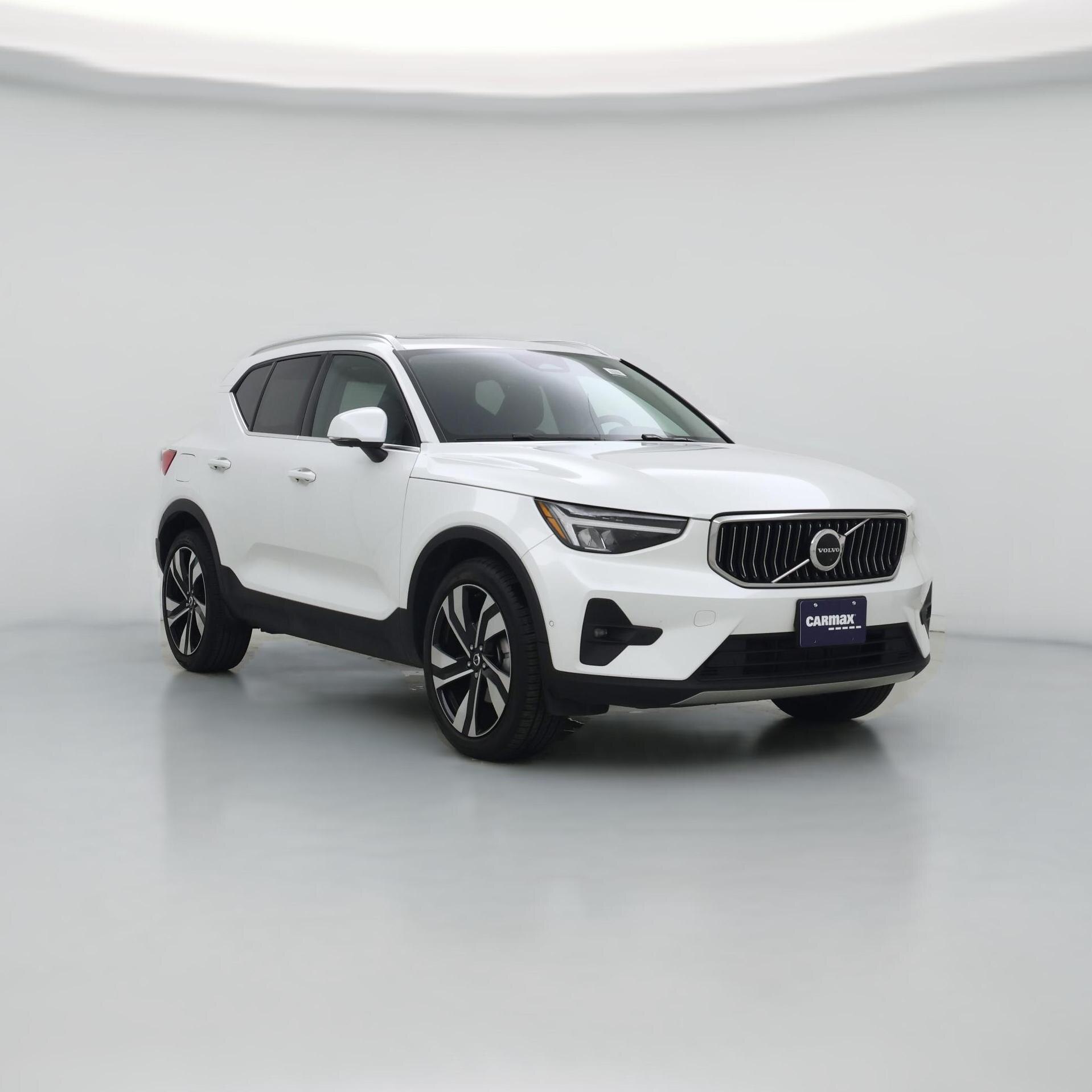 Thumbnail: 2023 Volvo XC40 - 1