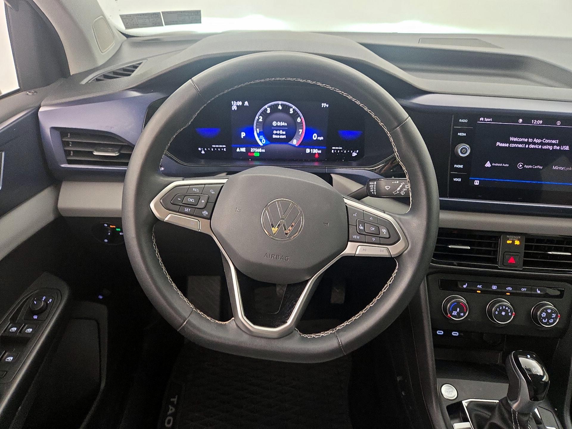 Thumbnail: 2022 Volkswagen Taos - 10