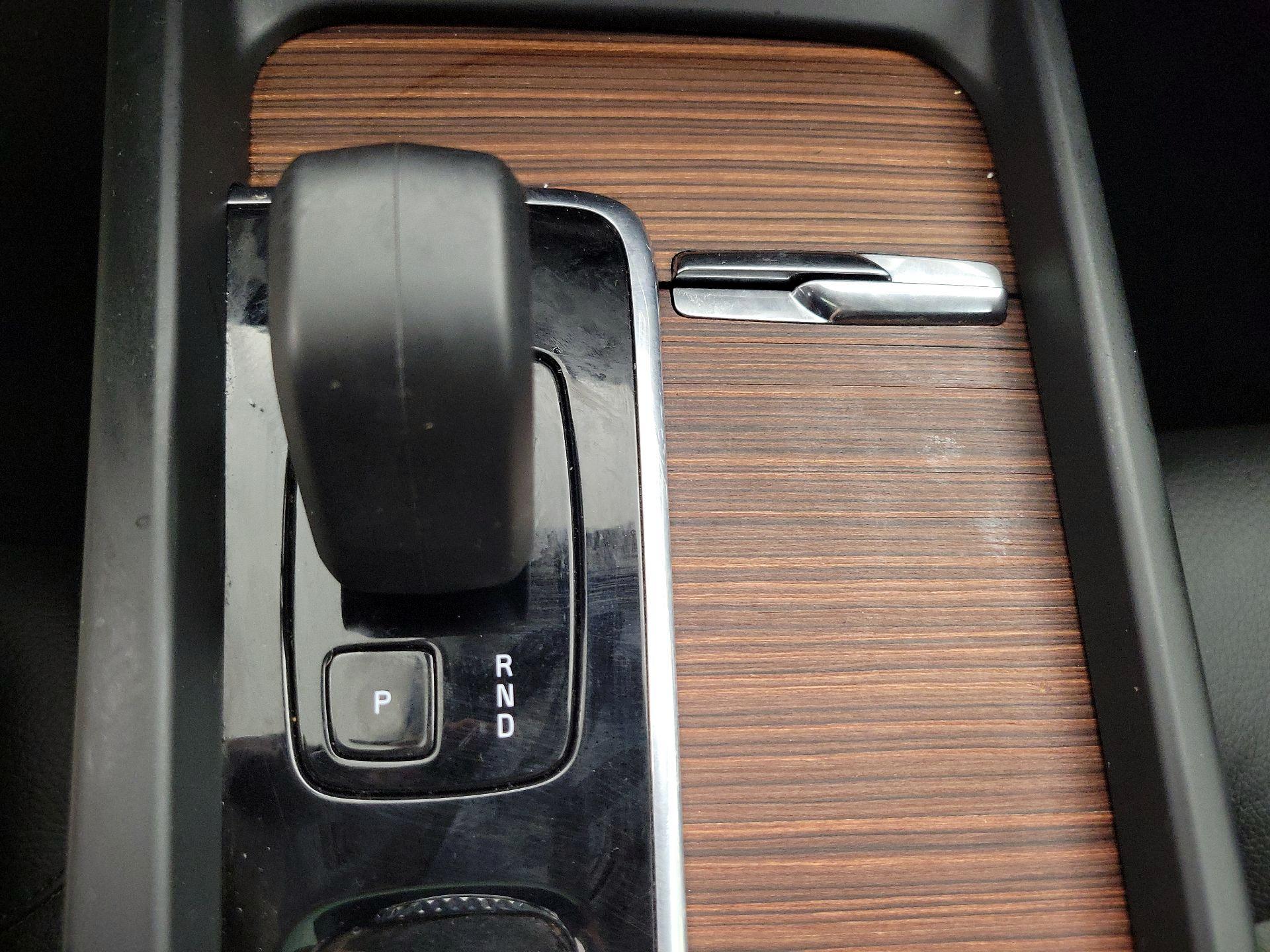 Thumbnail: 2023 Volvo XC60 - 18