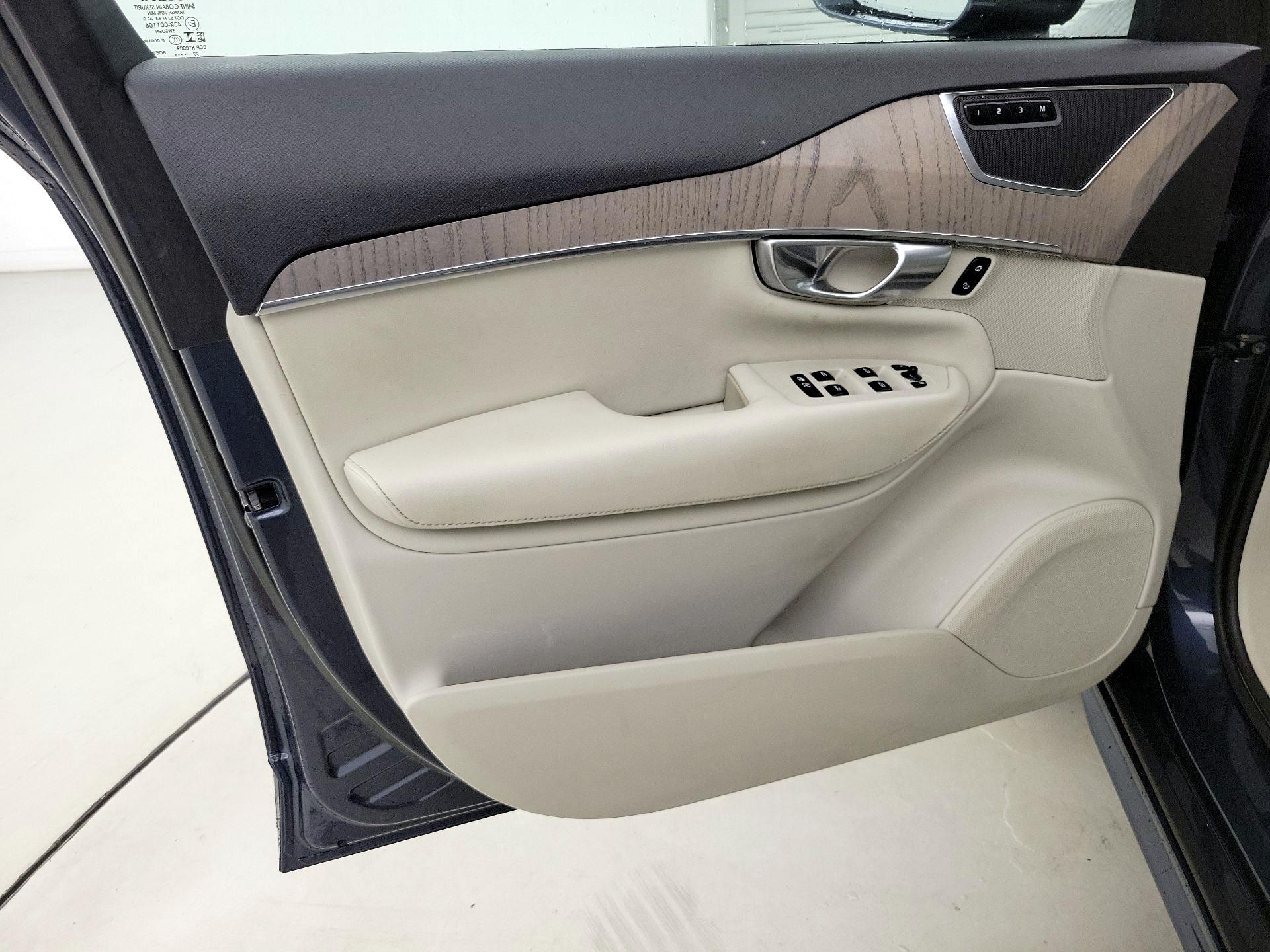 Thumbnail: 2023 Volvo XC90 - 12