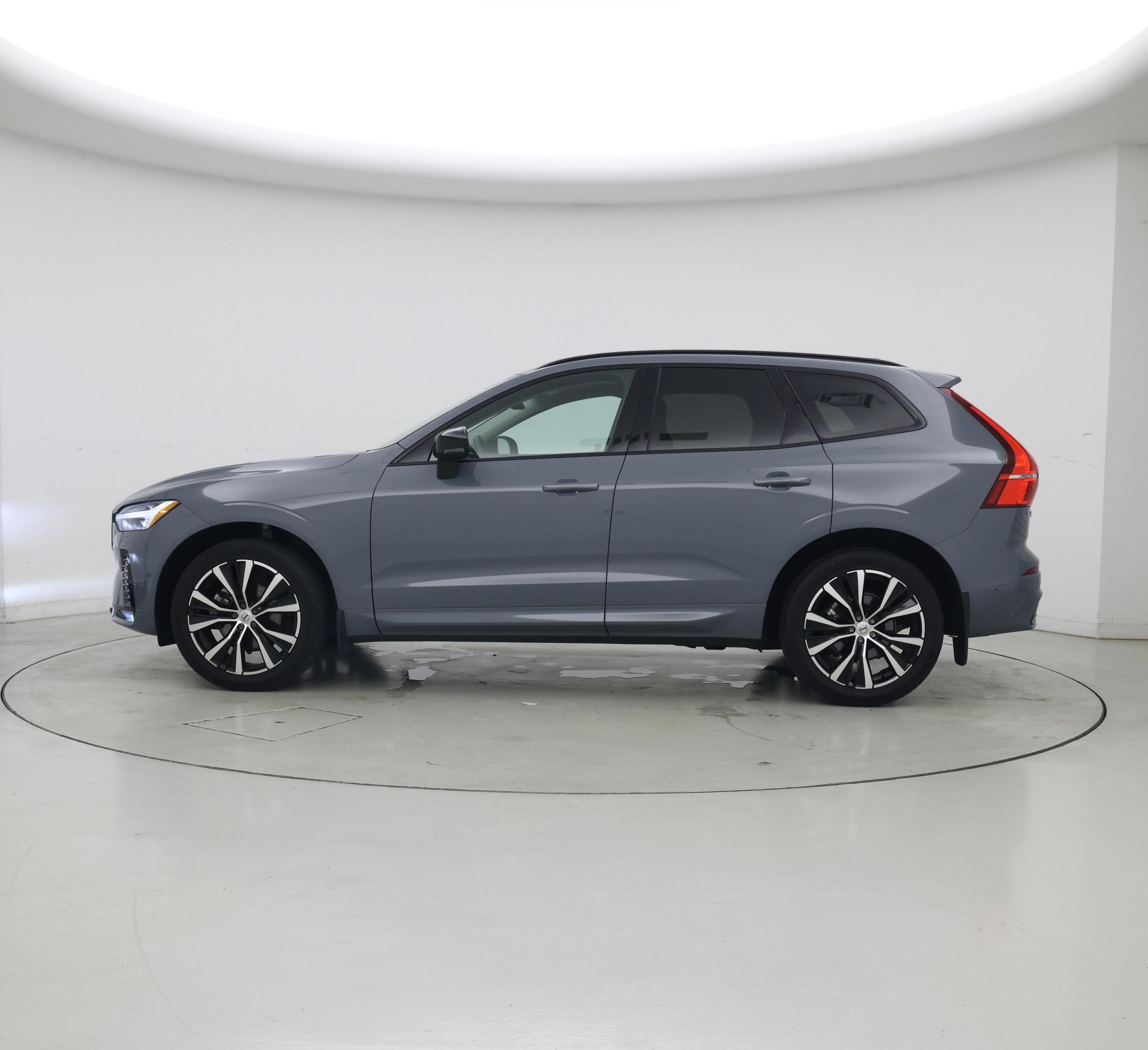 Thumbnail: 2023 Volvo XC60 - 3