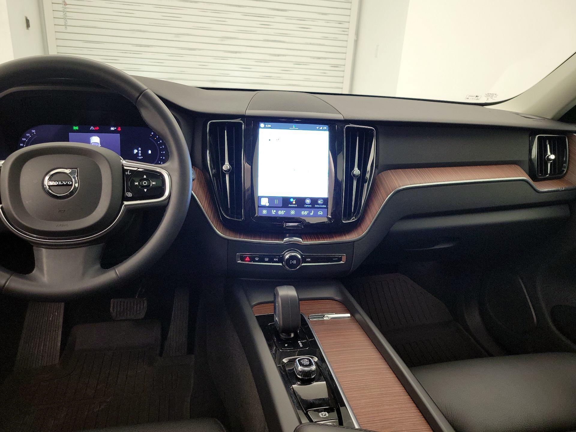 Thumbnail: 2023 Volvo XC60 - 9