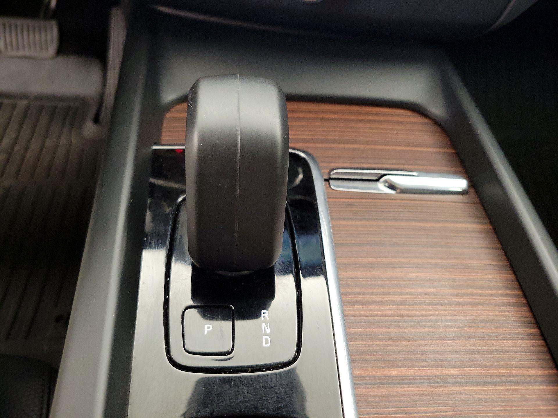Thumbnail: 2023 Volvo XC60 - 18
