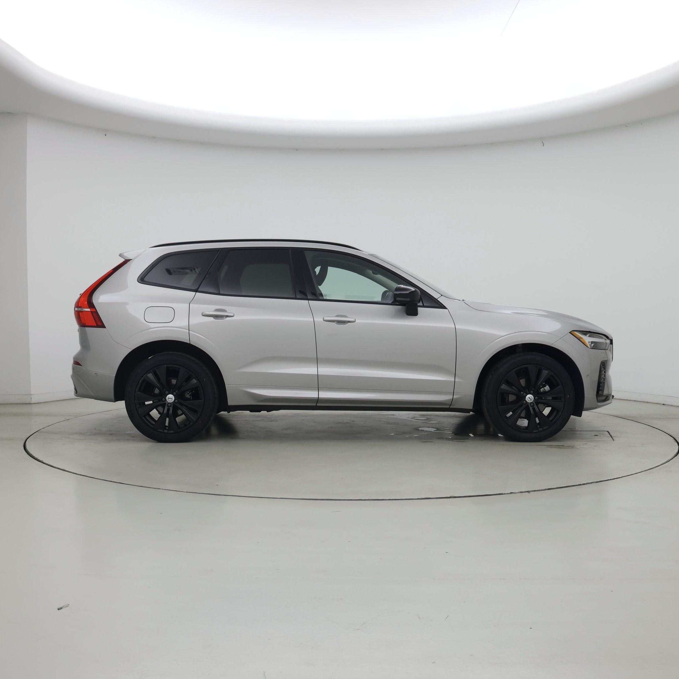 Thumbnail: 2023 Volvo XC60 - 7