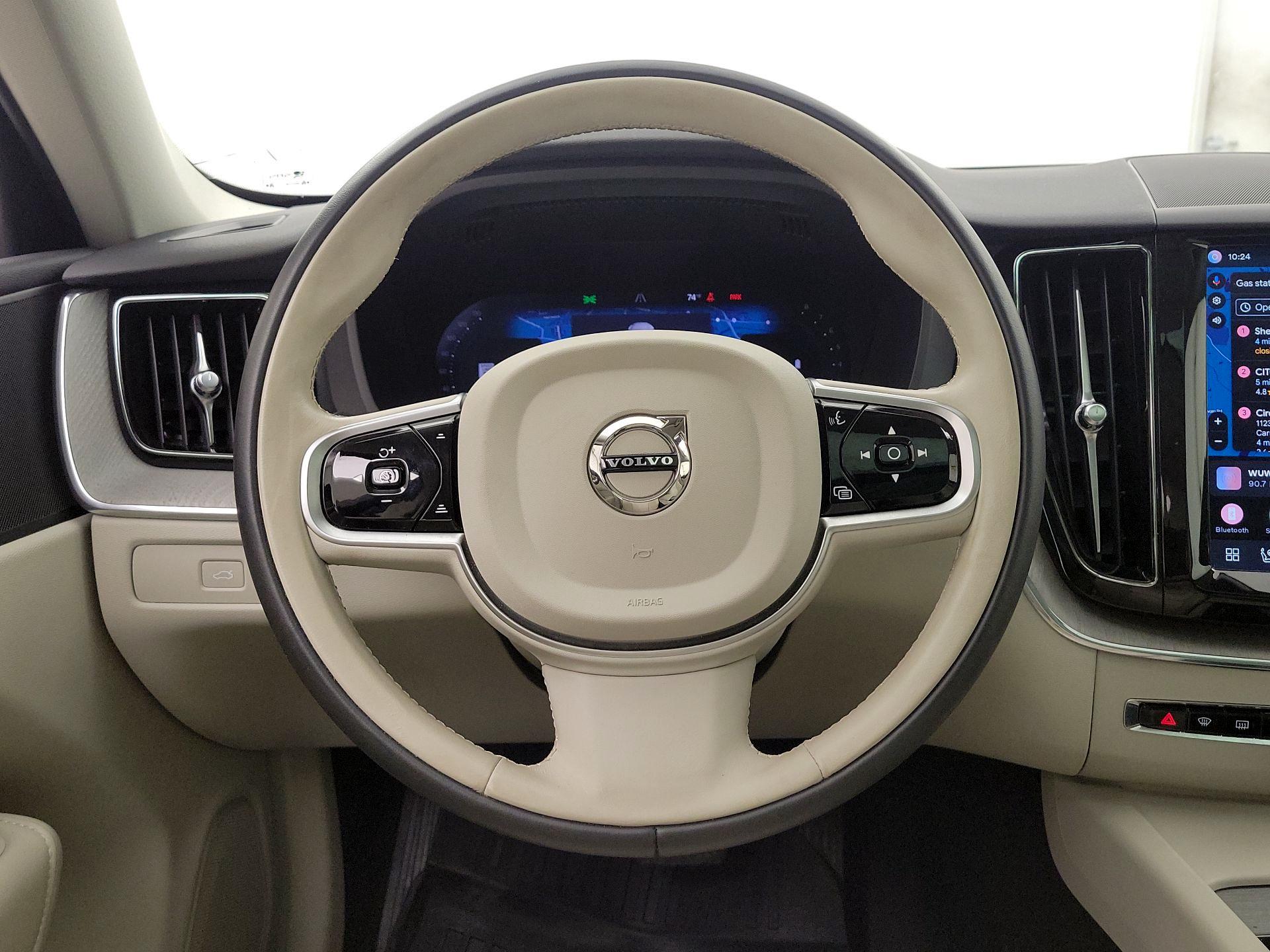 Thumbnail: 2025 Volvo XC60 - 10