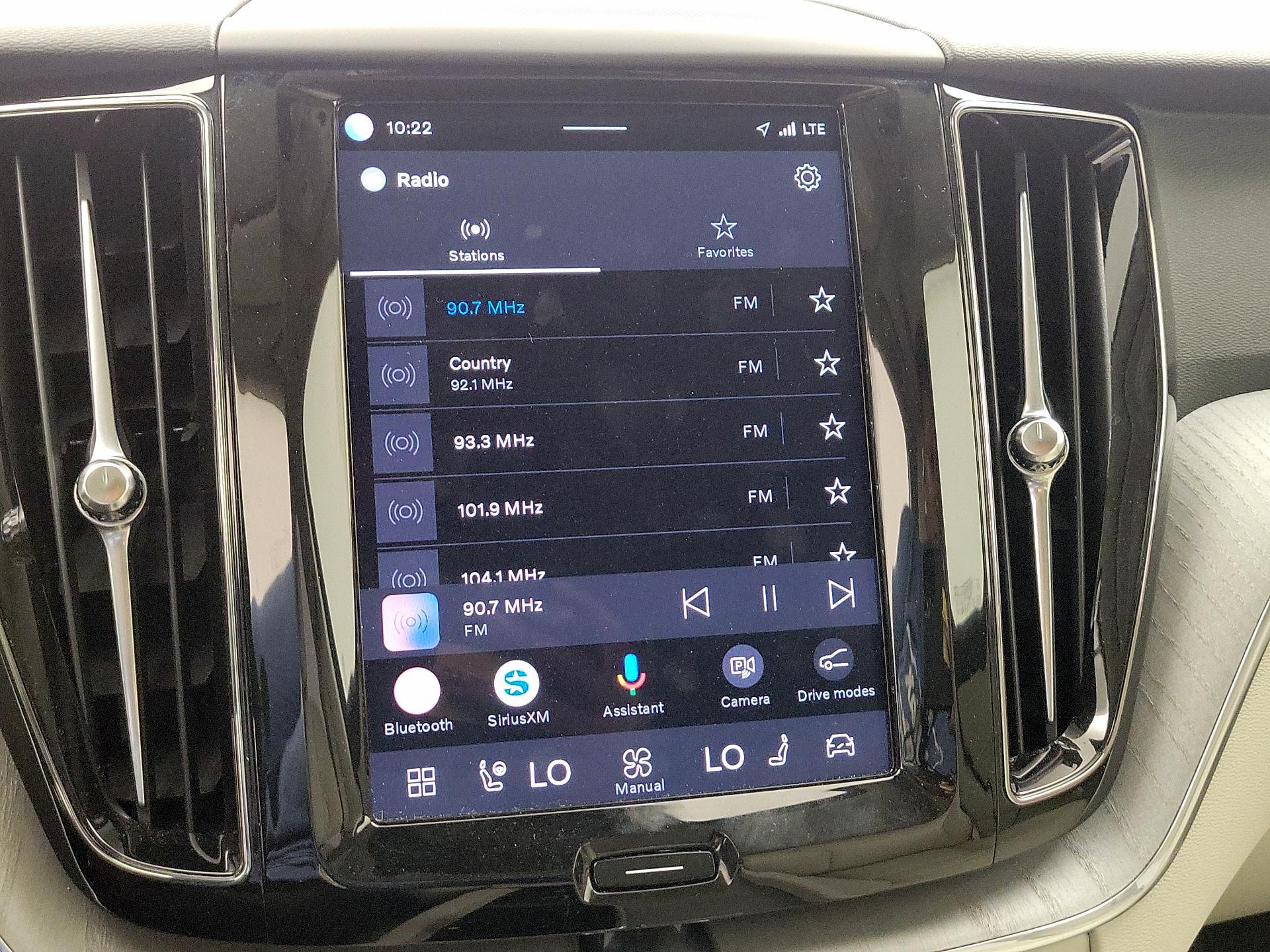 Thumbnail: 2025 Volvo XC60 - 15