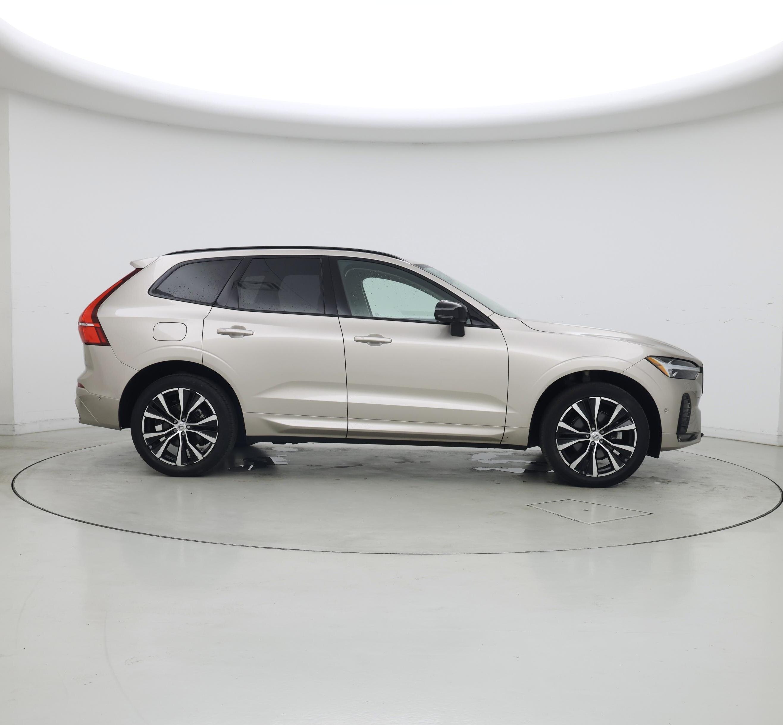 Thumbnail: 2025 Volvo XC60 - 7