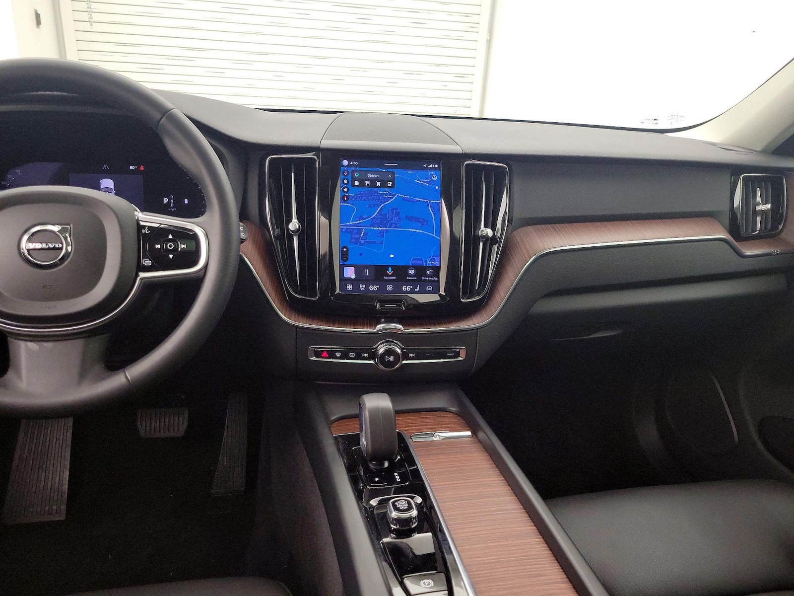 2023 Volvo XC60 Plus - Photo 10