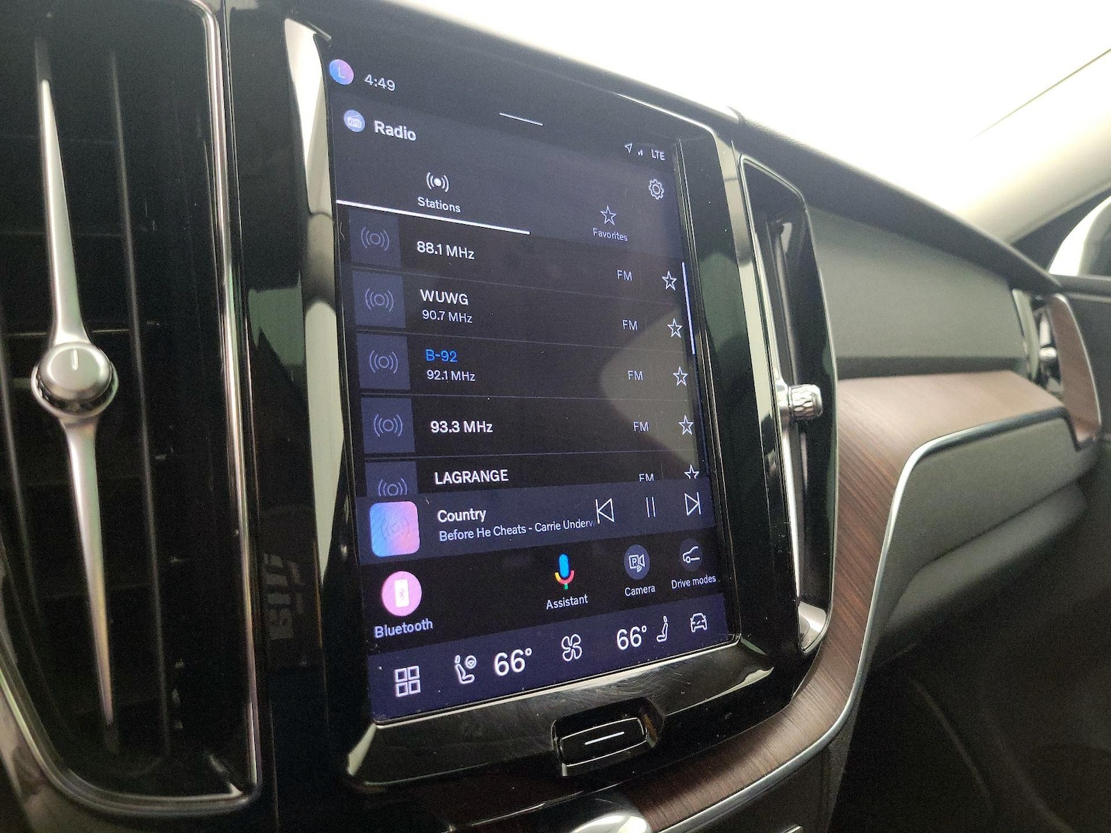 2023 Volvo XC60 Plus - Photo 17