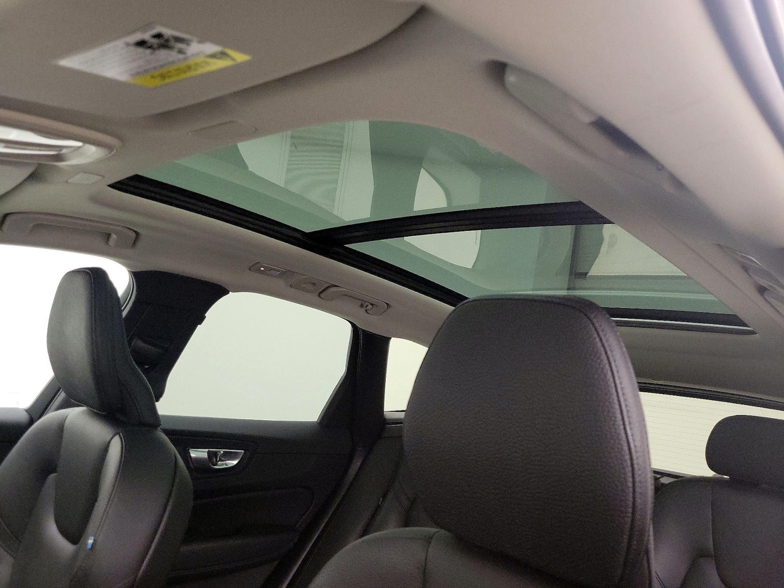 2023 Volvo XC60 Plus - Photo 21