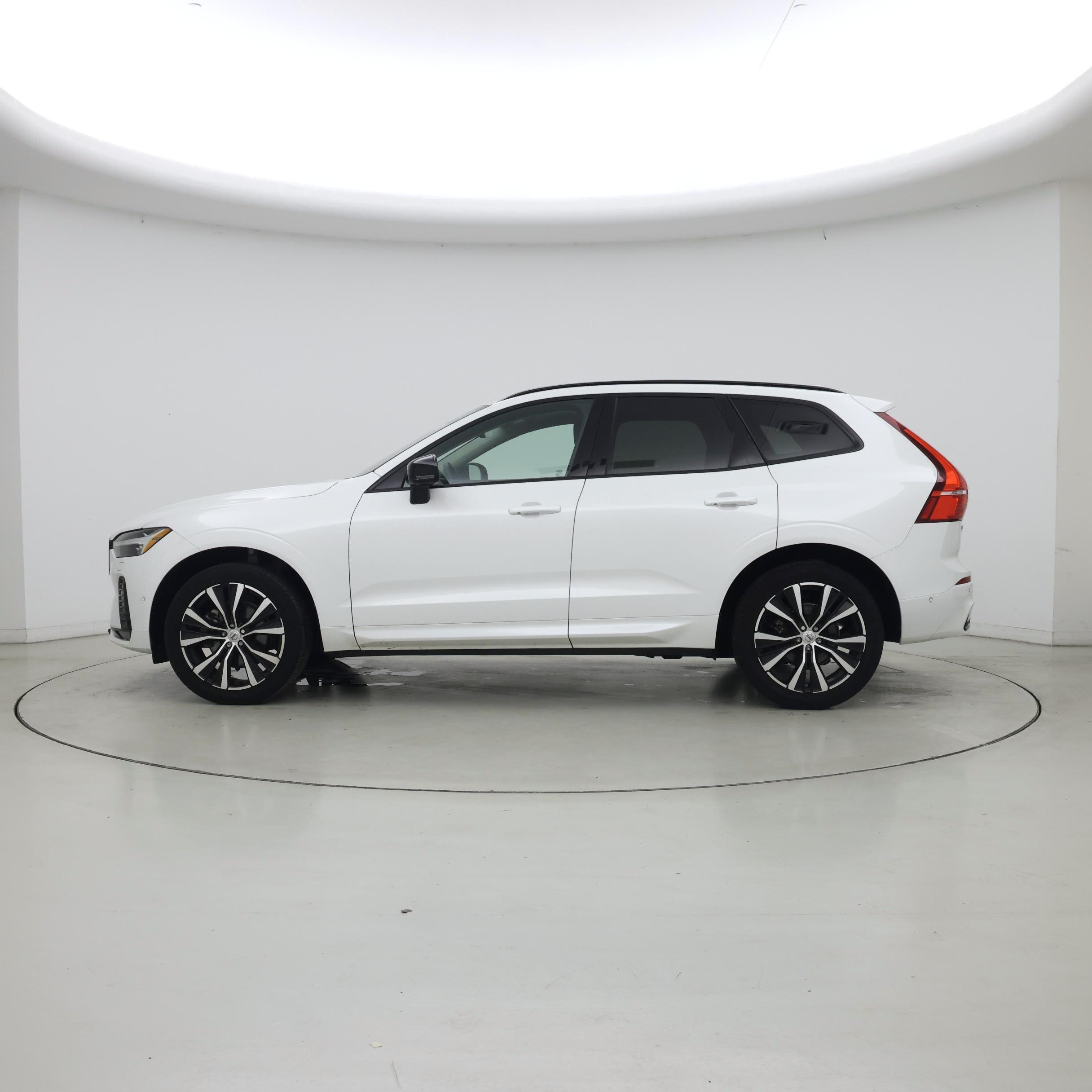 Thumbnail: 2024 Volvo XC60 - 3