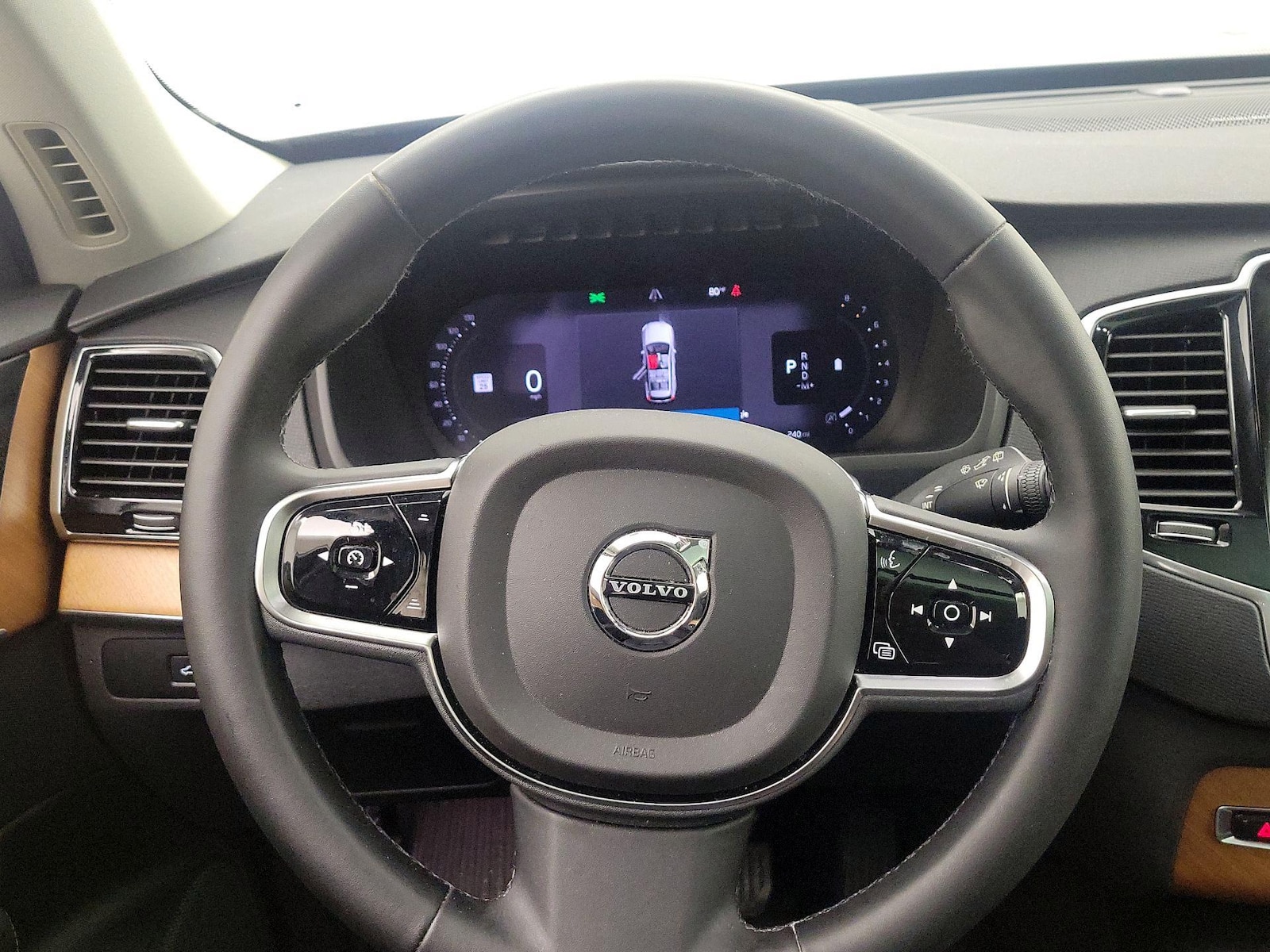 2024 Volvo XC90 Plus - Photo 11