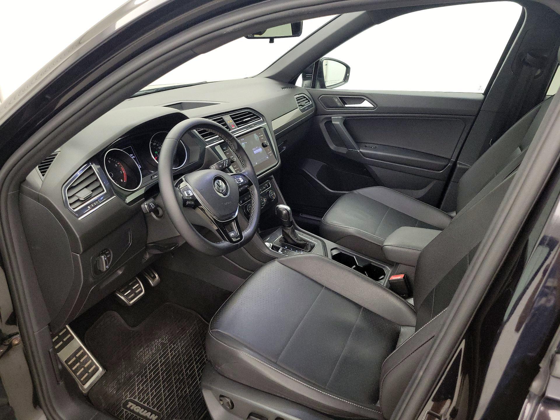 Thumbnail: 2020 Volkswagen Tiguan - 11
