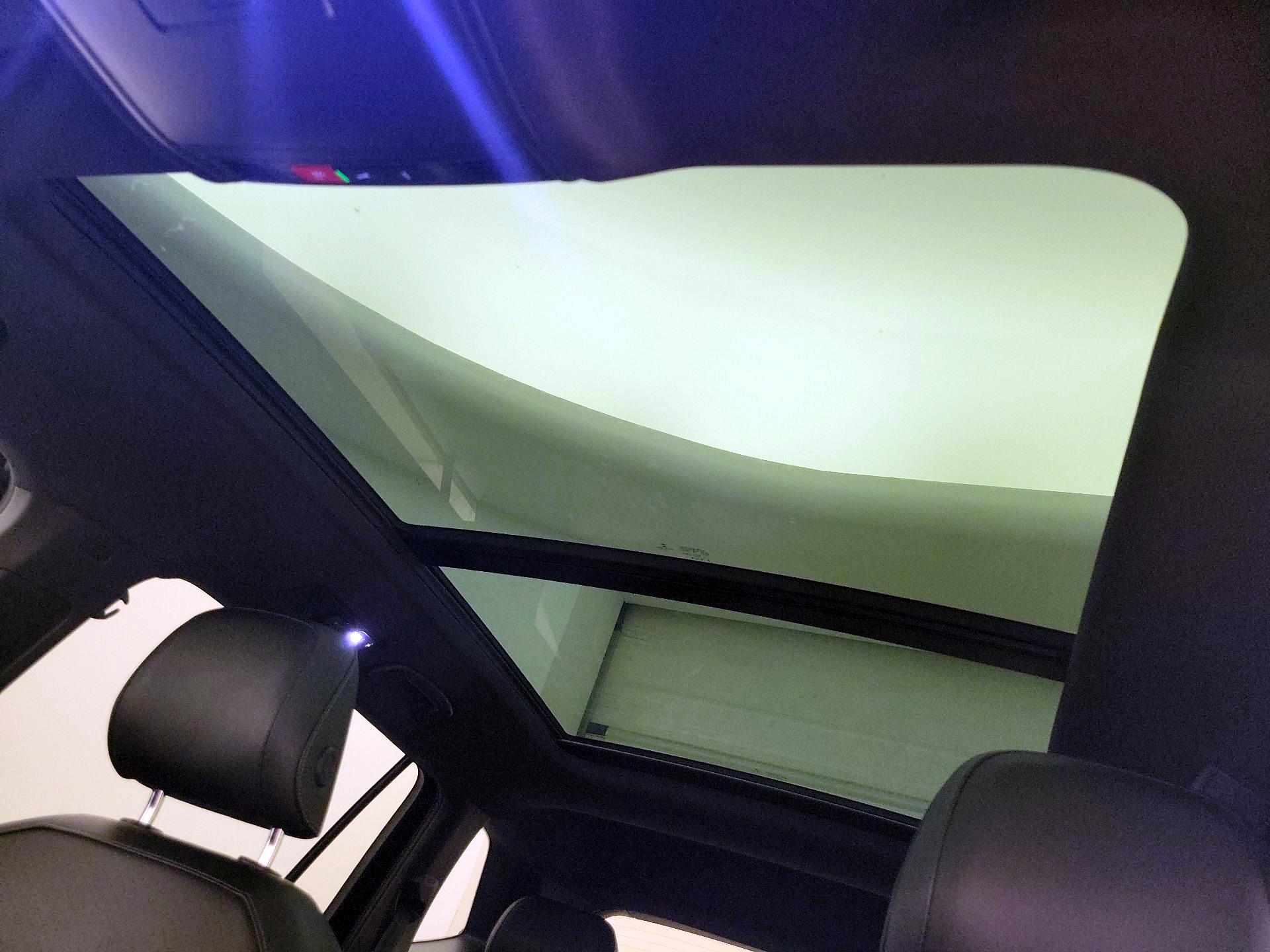 Thumbnail: 2020 Volkswagen Tiguan - 19