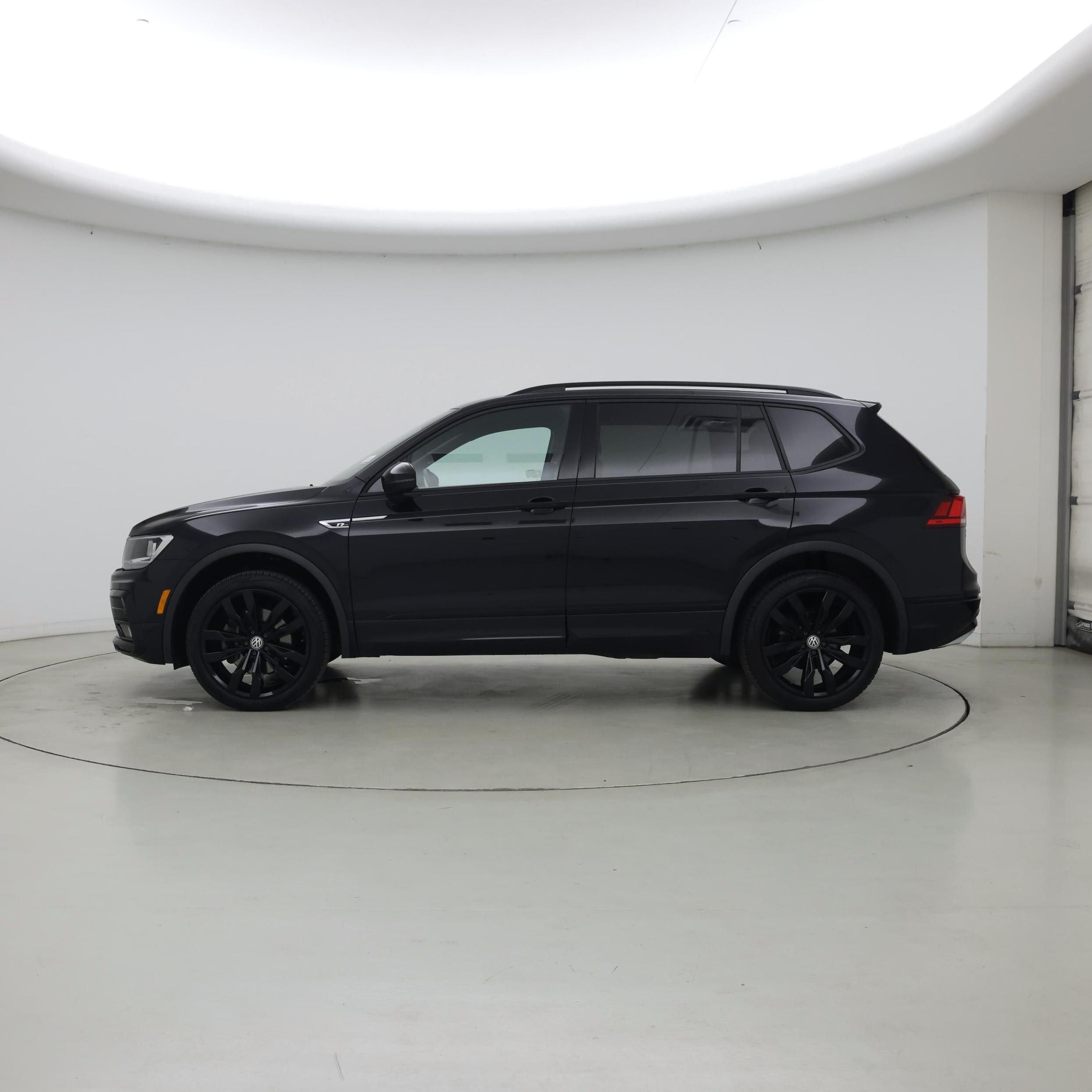 Thumbnail: 2020 Volkswagen Tiguan - 3