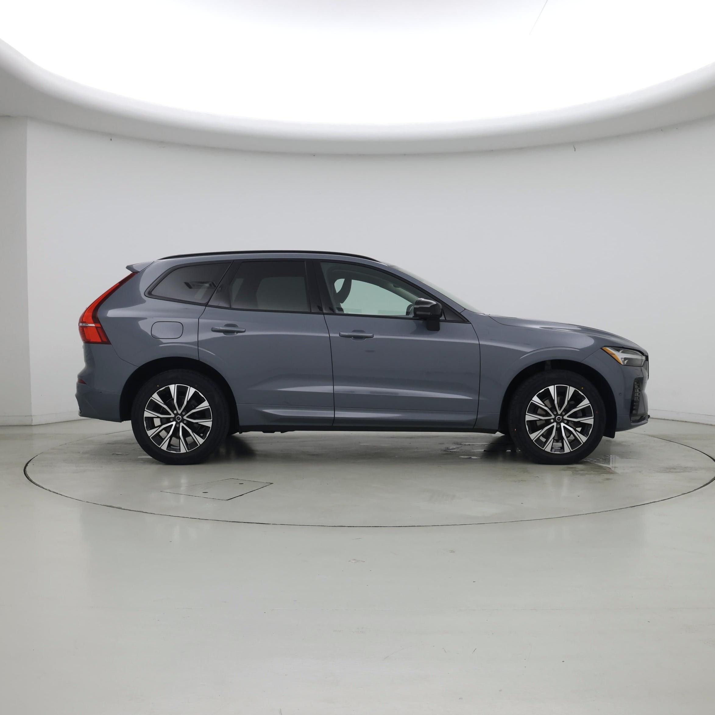 Thumbnail: 2023 Volvo XC60 - 7