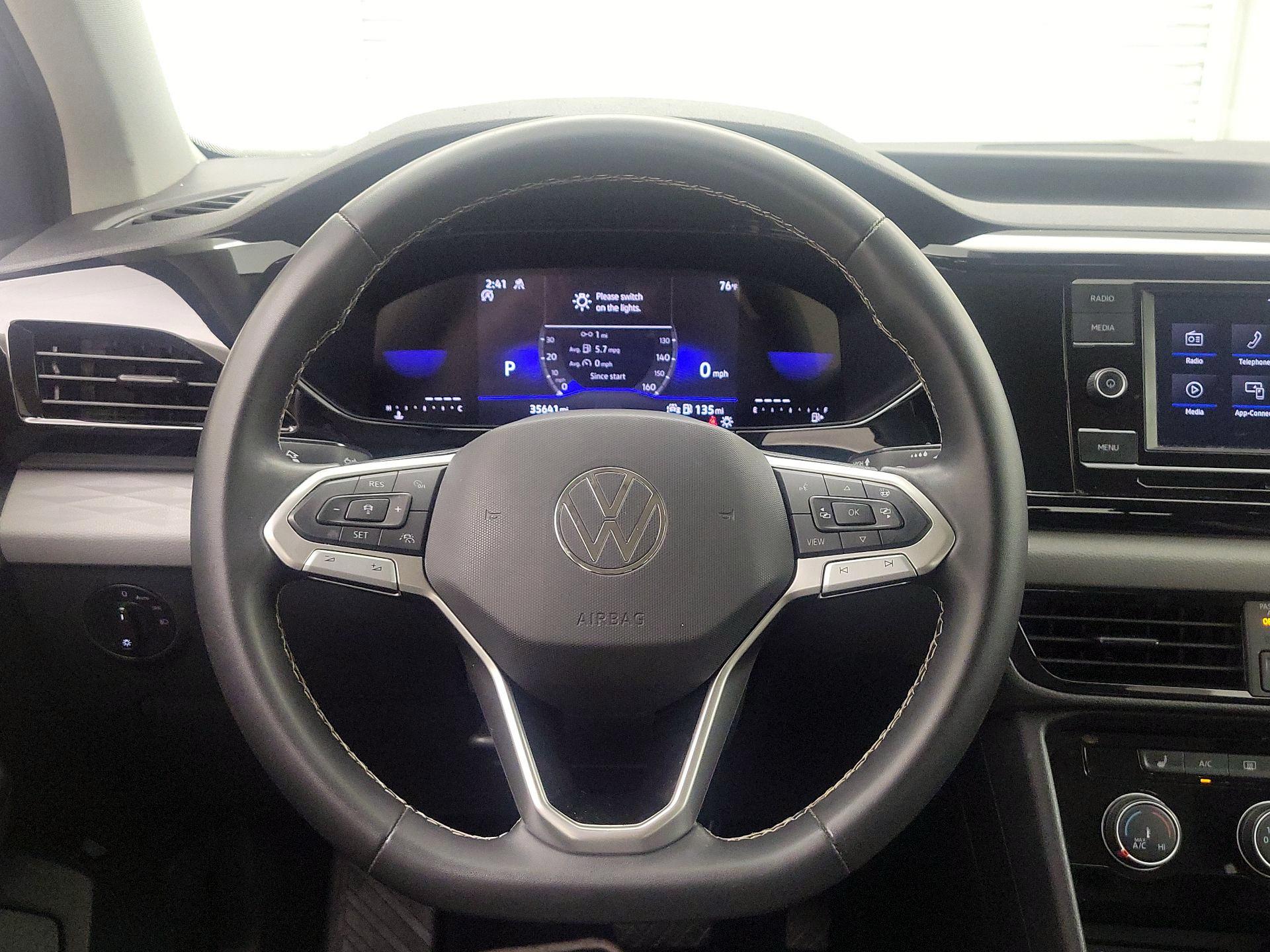 Thumbnail: 2023 Volkswagen Taos - 10