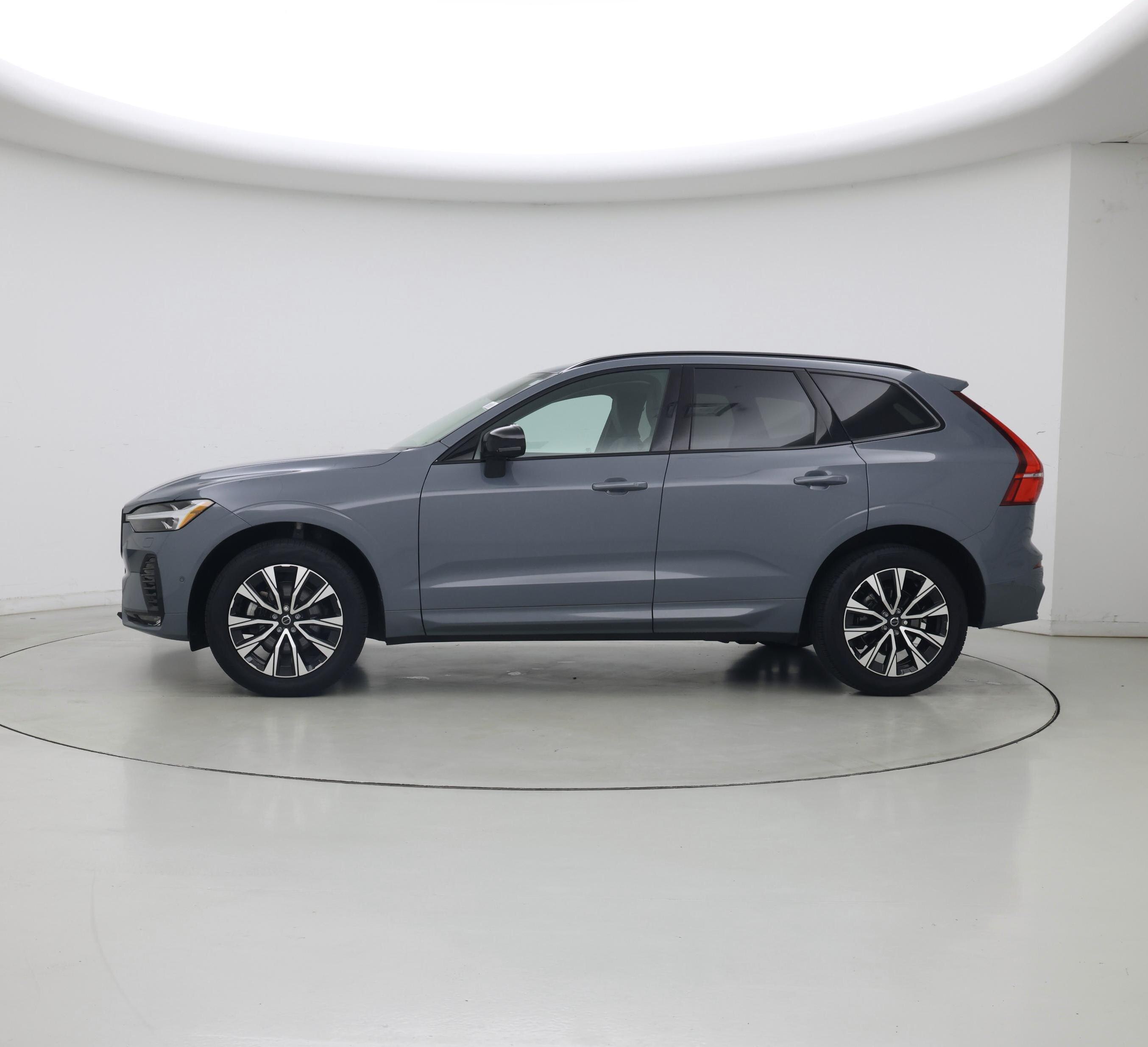 Thumbnail: 2023 Volvo XC60 - 3