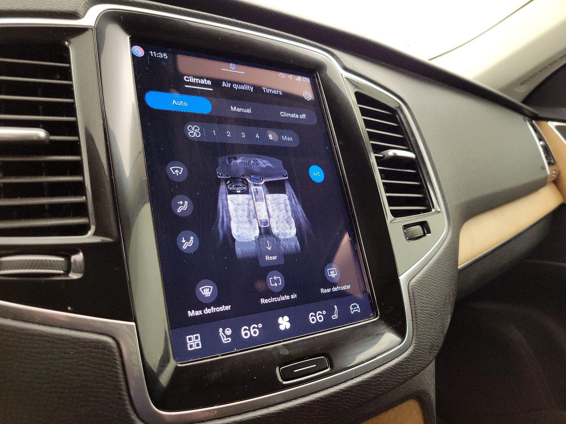 Thumbnail: 2024 Volvo XC90 - 17