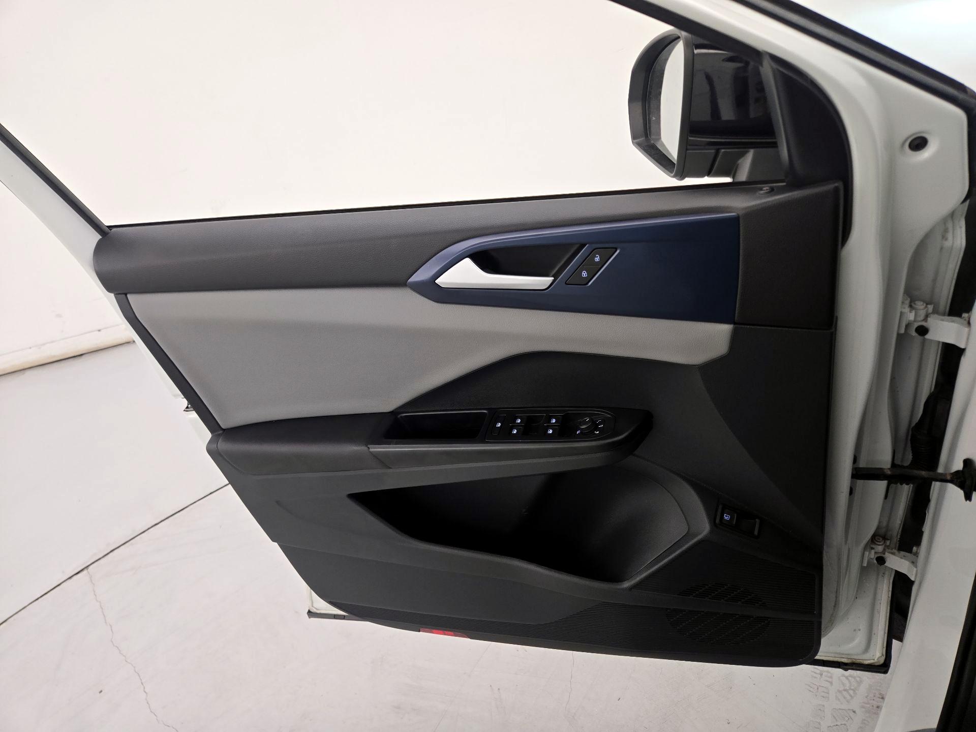 Thumbnail: 2023 Volkswagen Taos - 12