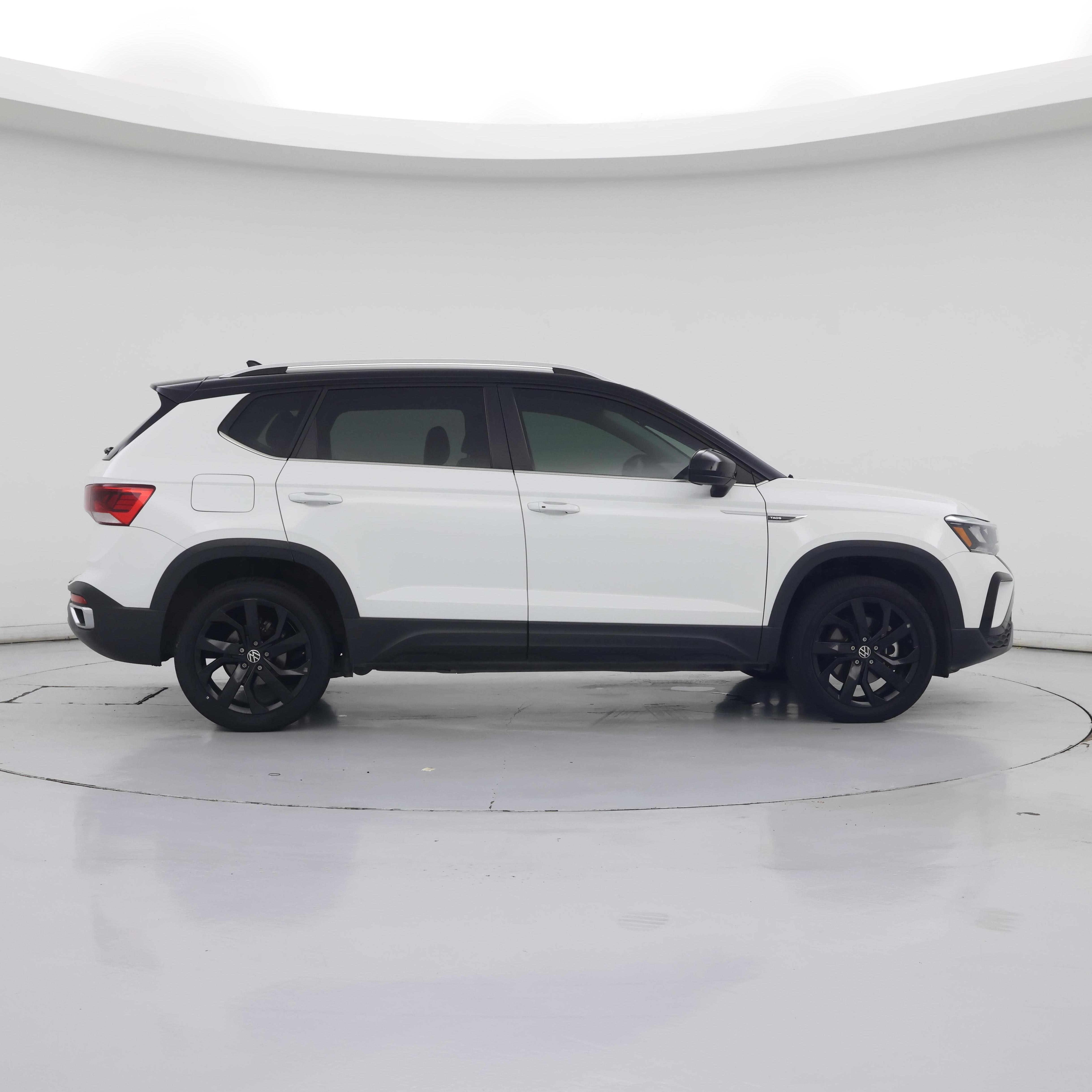 Thumbnail: 2023 Volkswagen Taos - 7