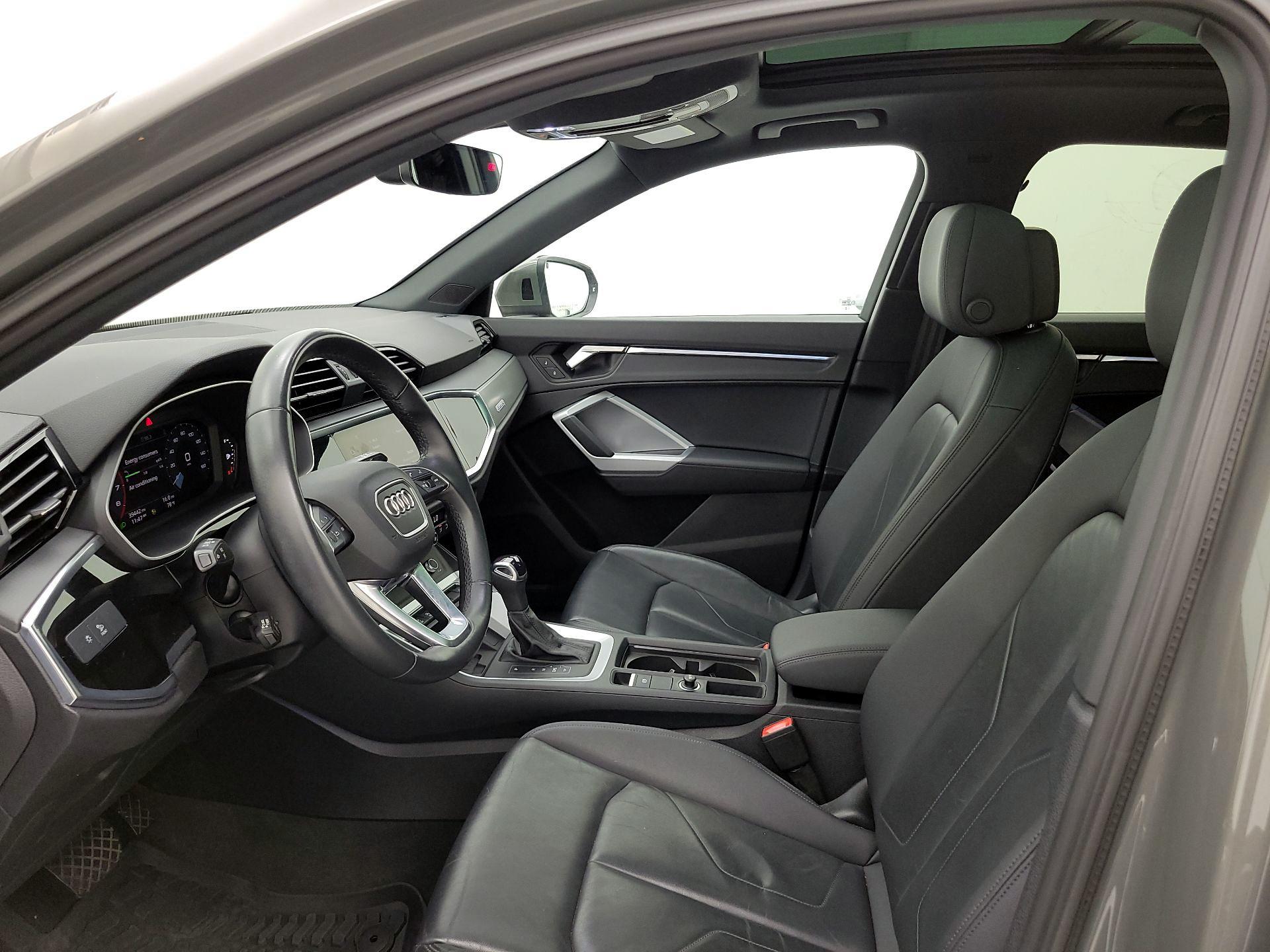 Thumbnail: 2023 Audi Q3 - 11
