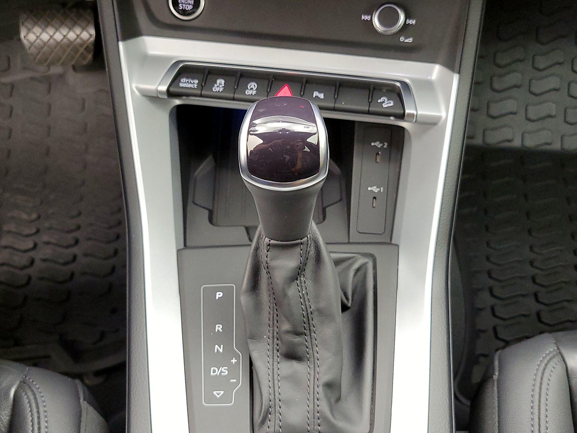 Thumbnail: 2023 Audi Q3 - 17