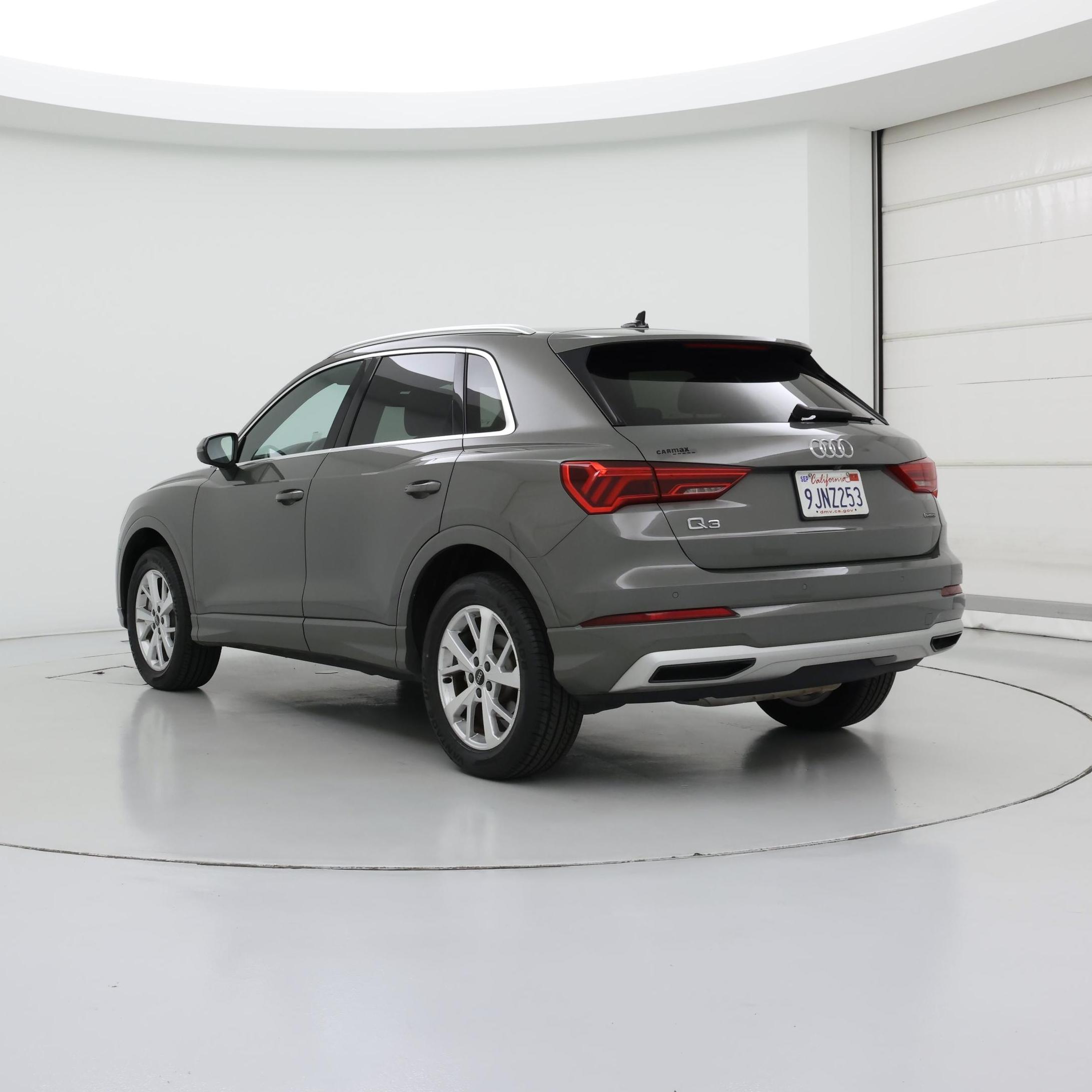Thumbnail: 2023 Audi Q3 - 2