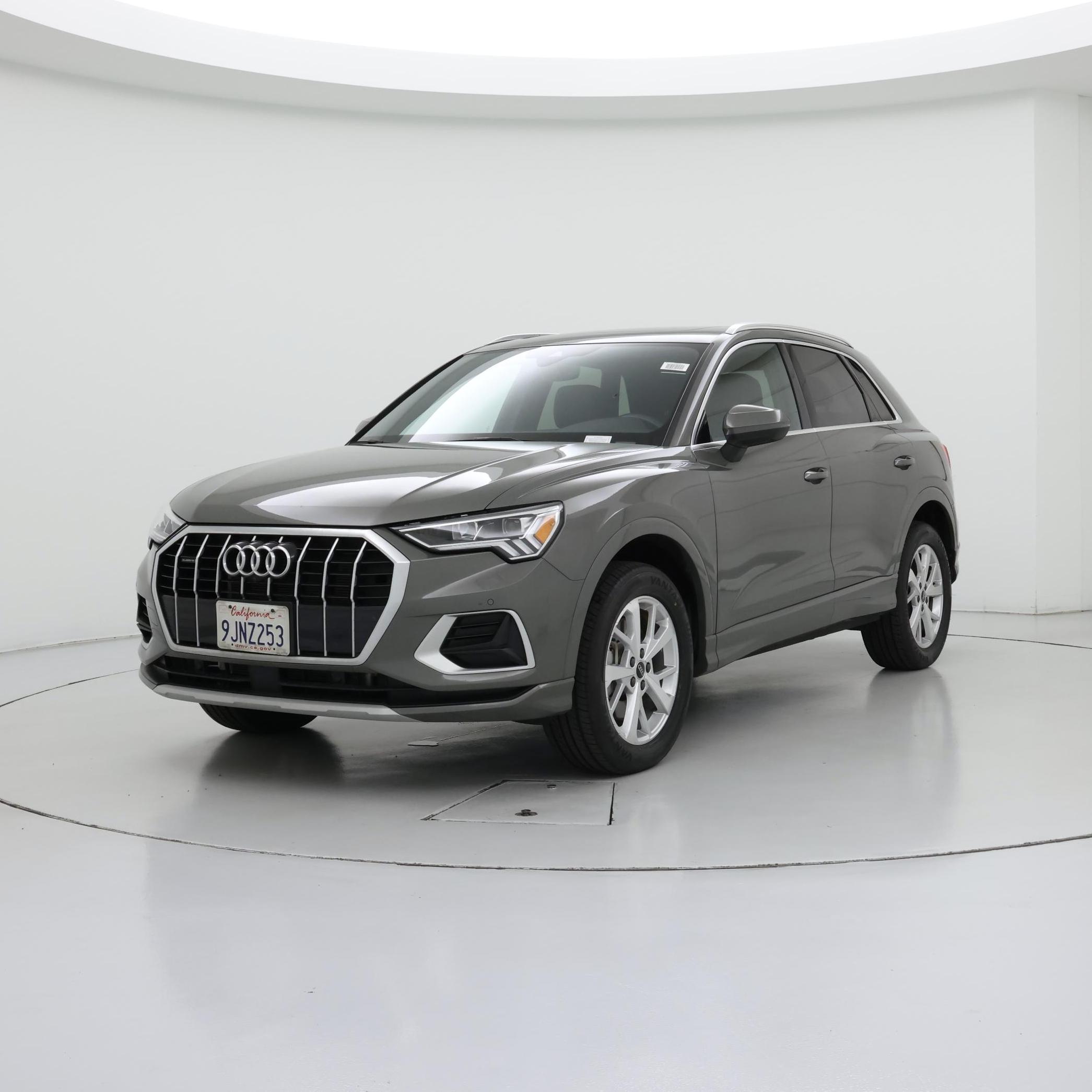 Thumbnail: 2023 Audi Q3 - 4