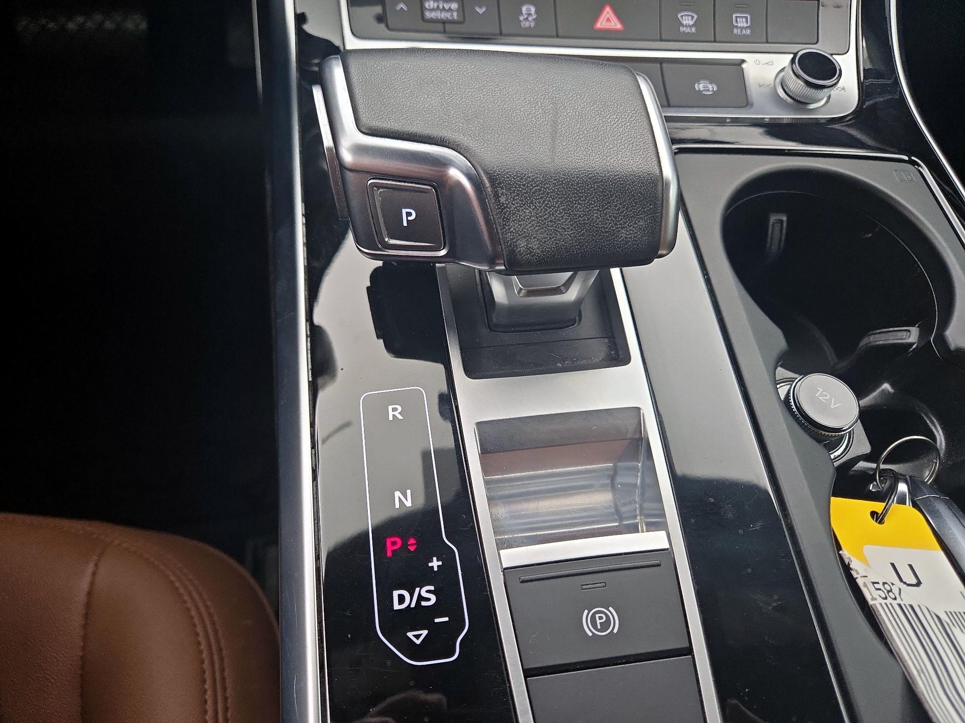 Thumbnail: 2023 Audi Q8 - 18
