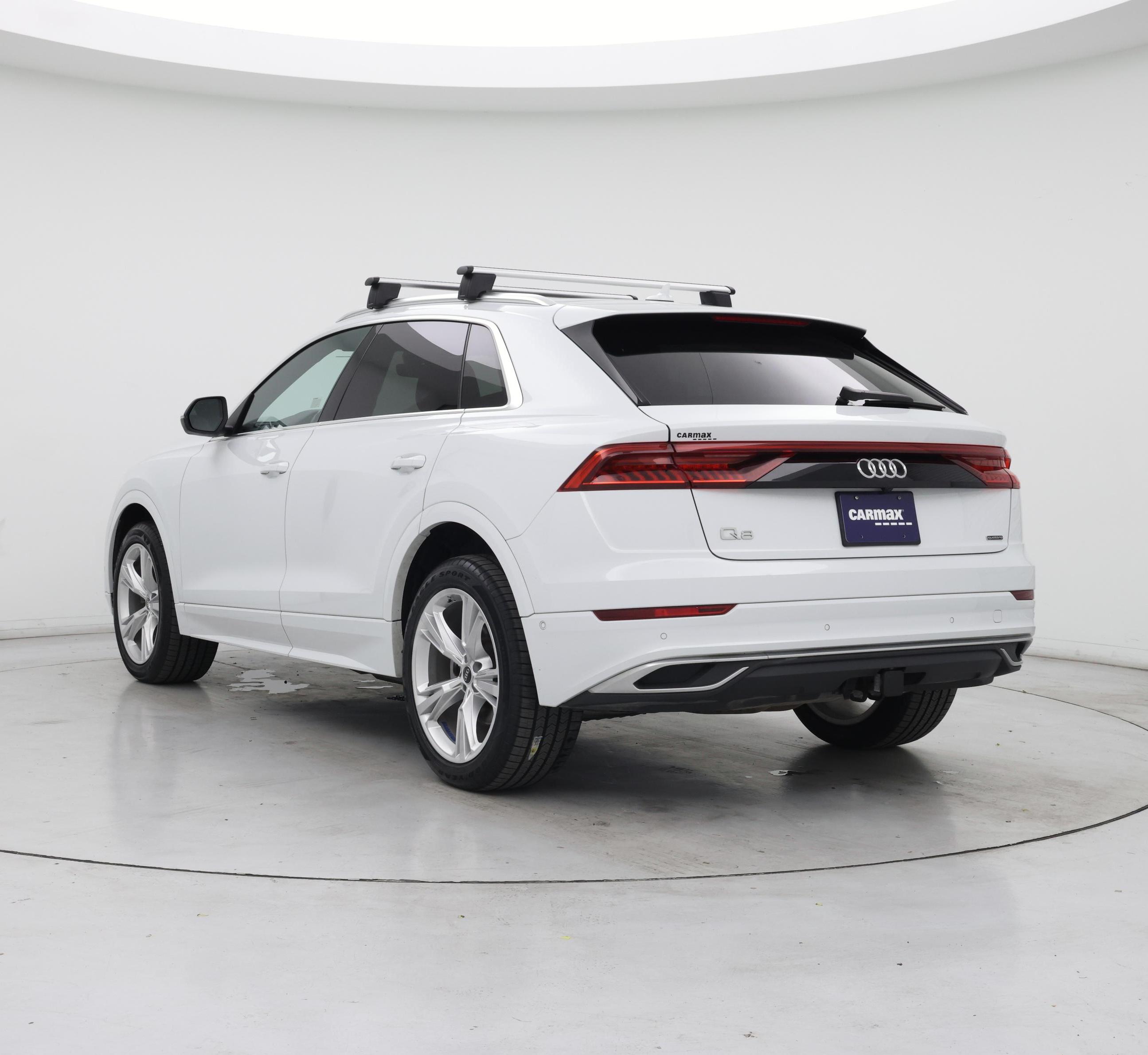 Thumbnail: 2023 Audi Q8 - 2