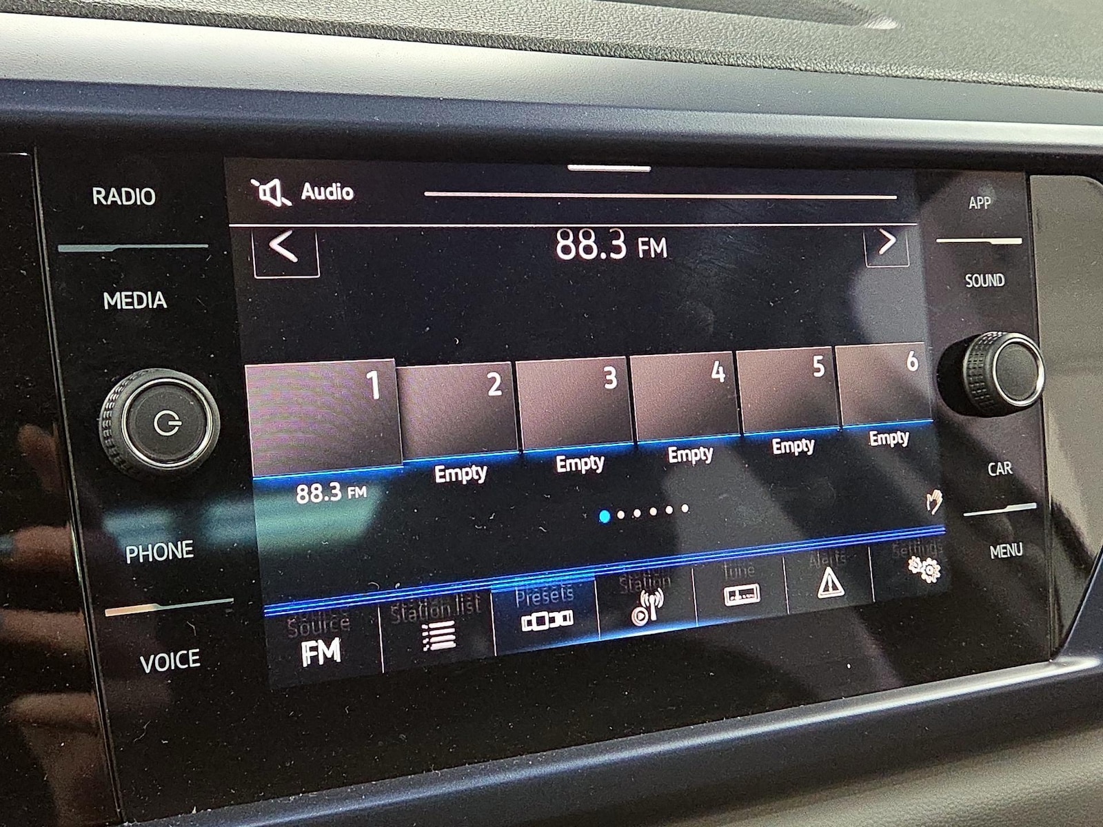2023 Volkswagen Taos SE - Photo 16