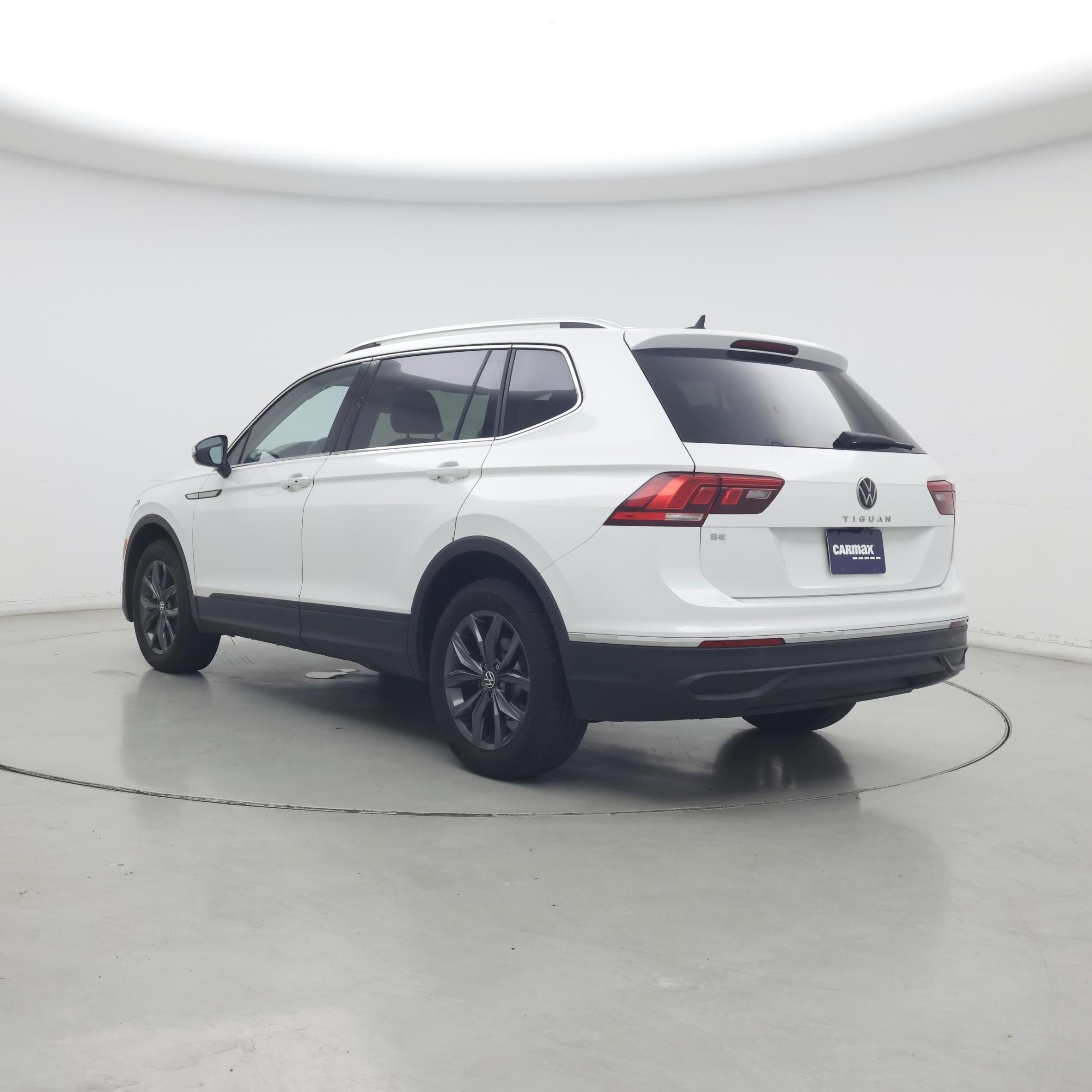 Thumbnail: 2023 Volkswagen Tiguan - 2