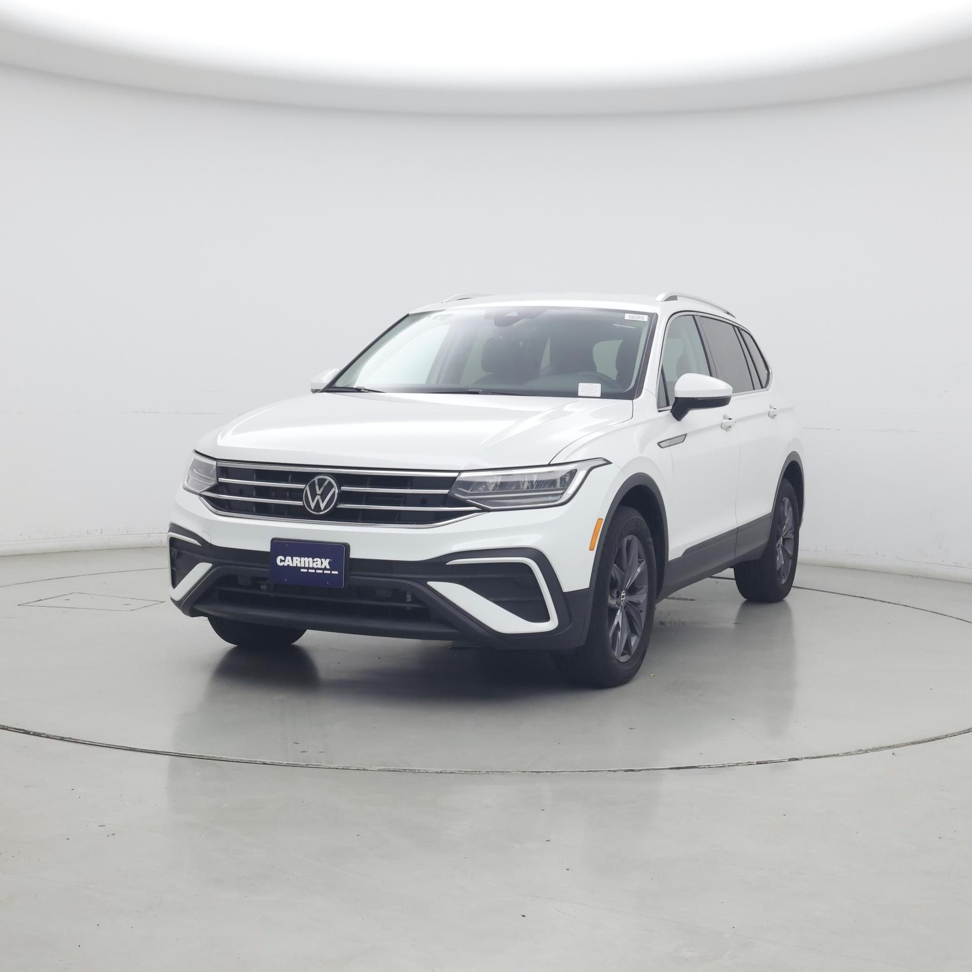 Thumbnail: 2023 Volkswagen Tiguan - 4