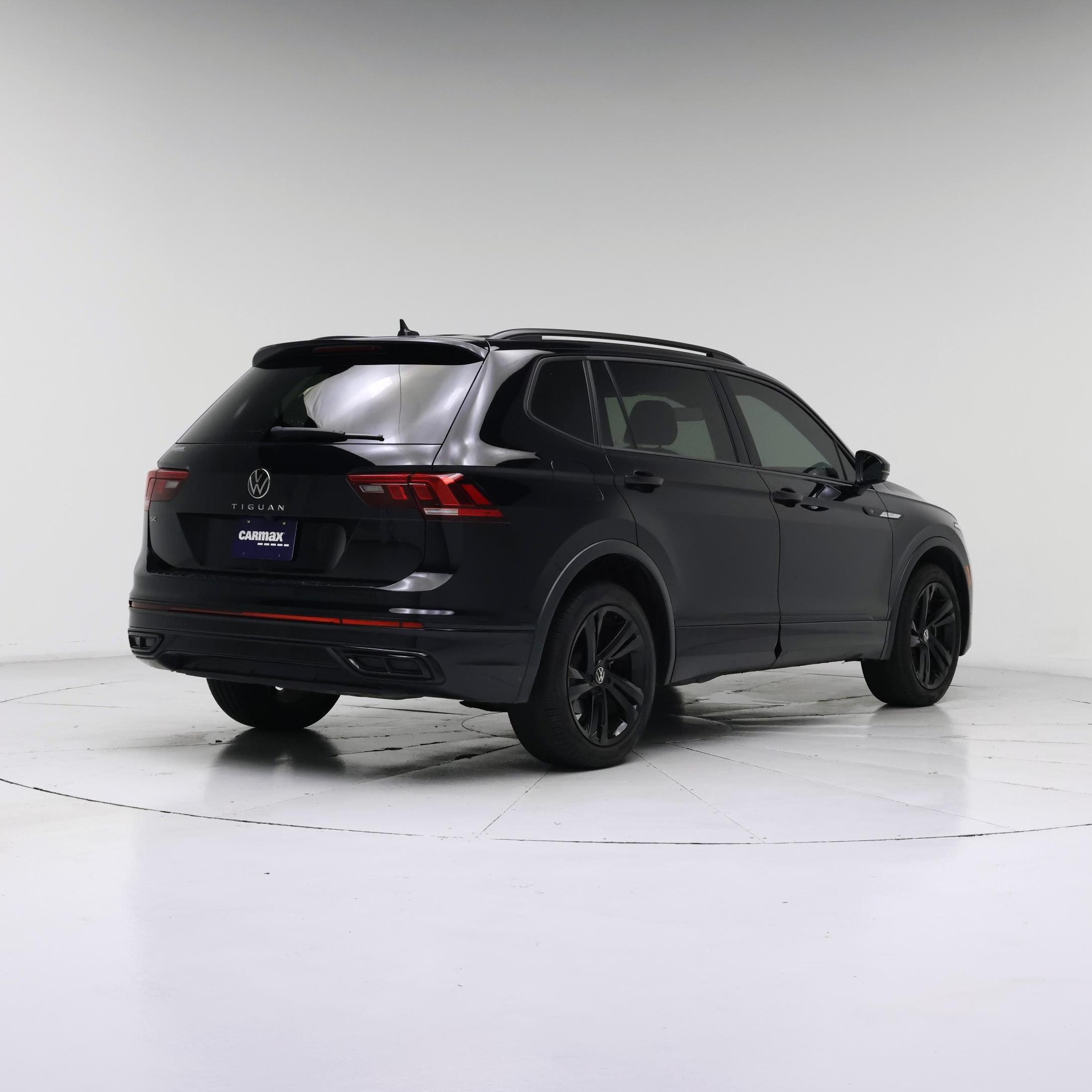 Thumbnail: 2023 Volkswagen Tiguan - 8