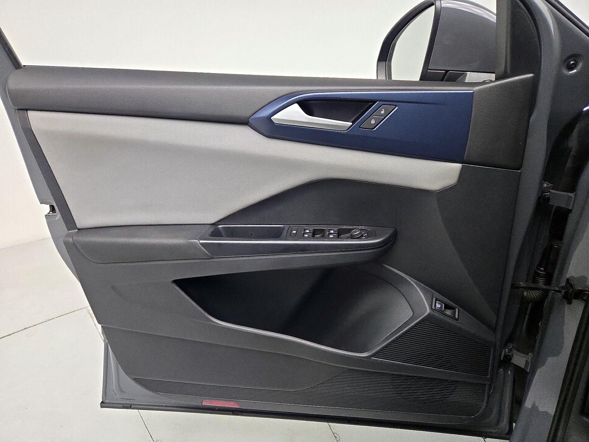 Thumbnail: 2023 Volkswagen Taos - 12