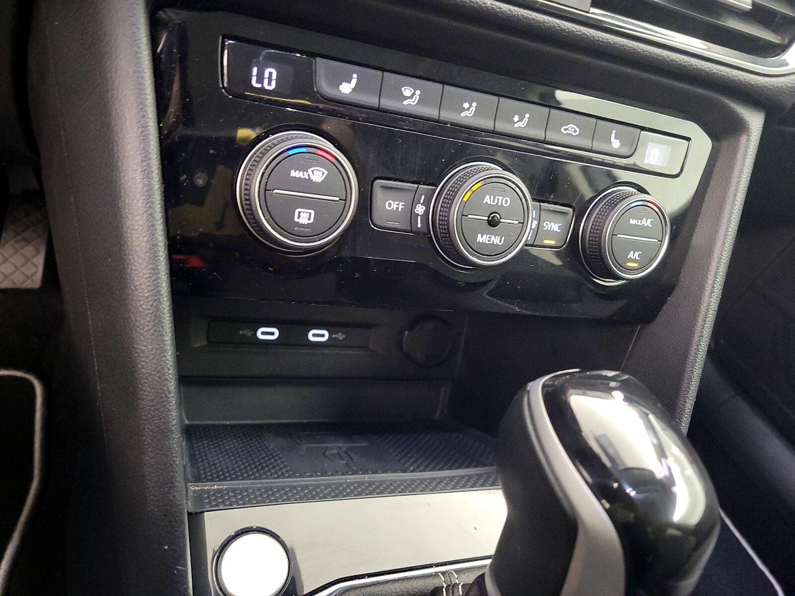 2023 Volkswagen Taos SEL - Photo 17