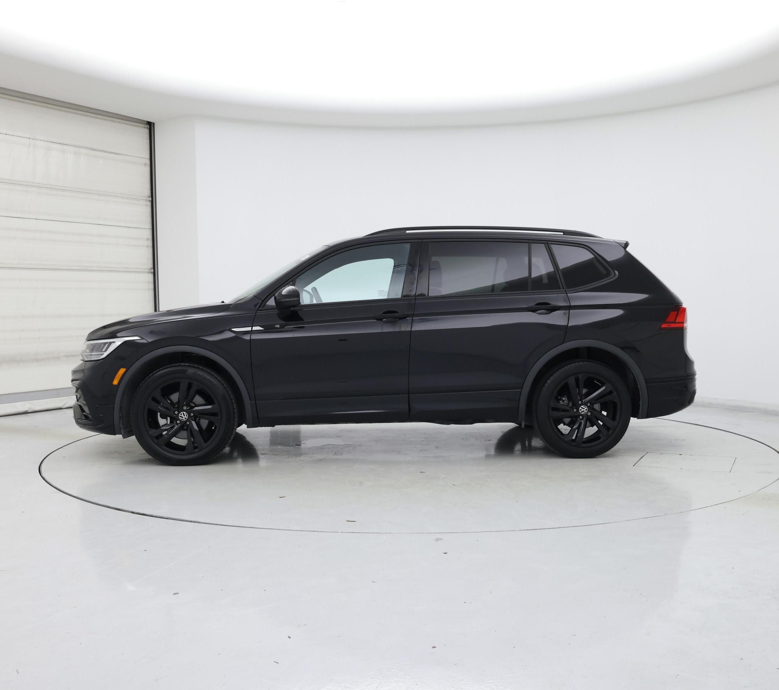 Thumbnail: 2023 Volkswagen Tiguan - 3