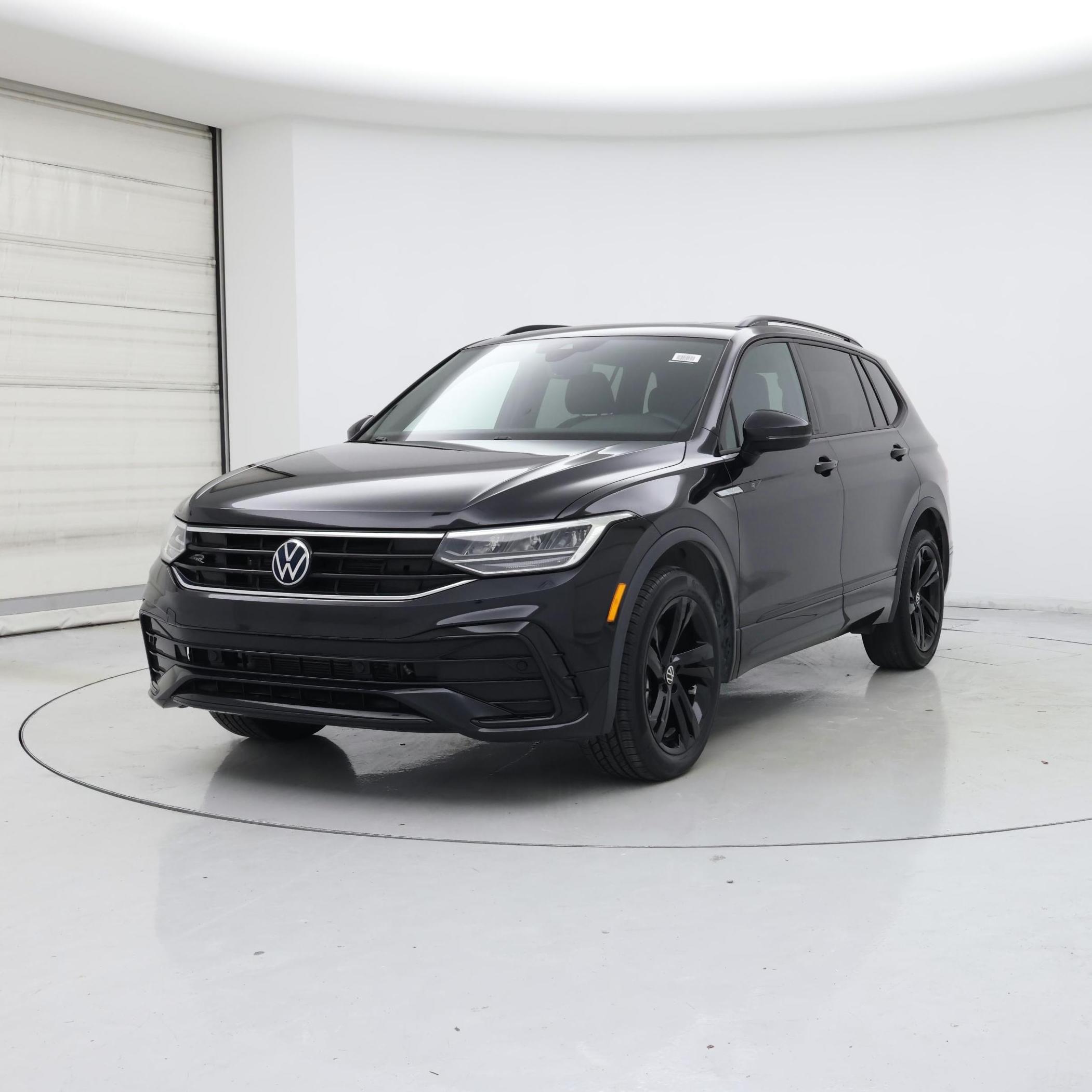 Thumbnail: 2023 Volkswagen Tiguan - 4