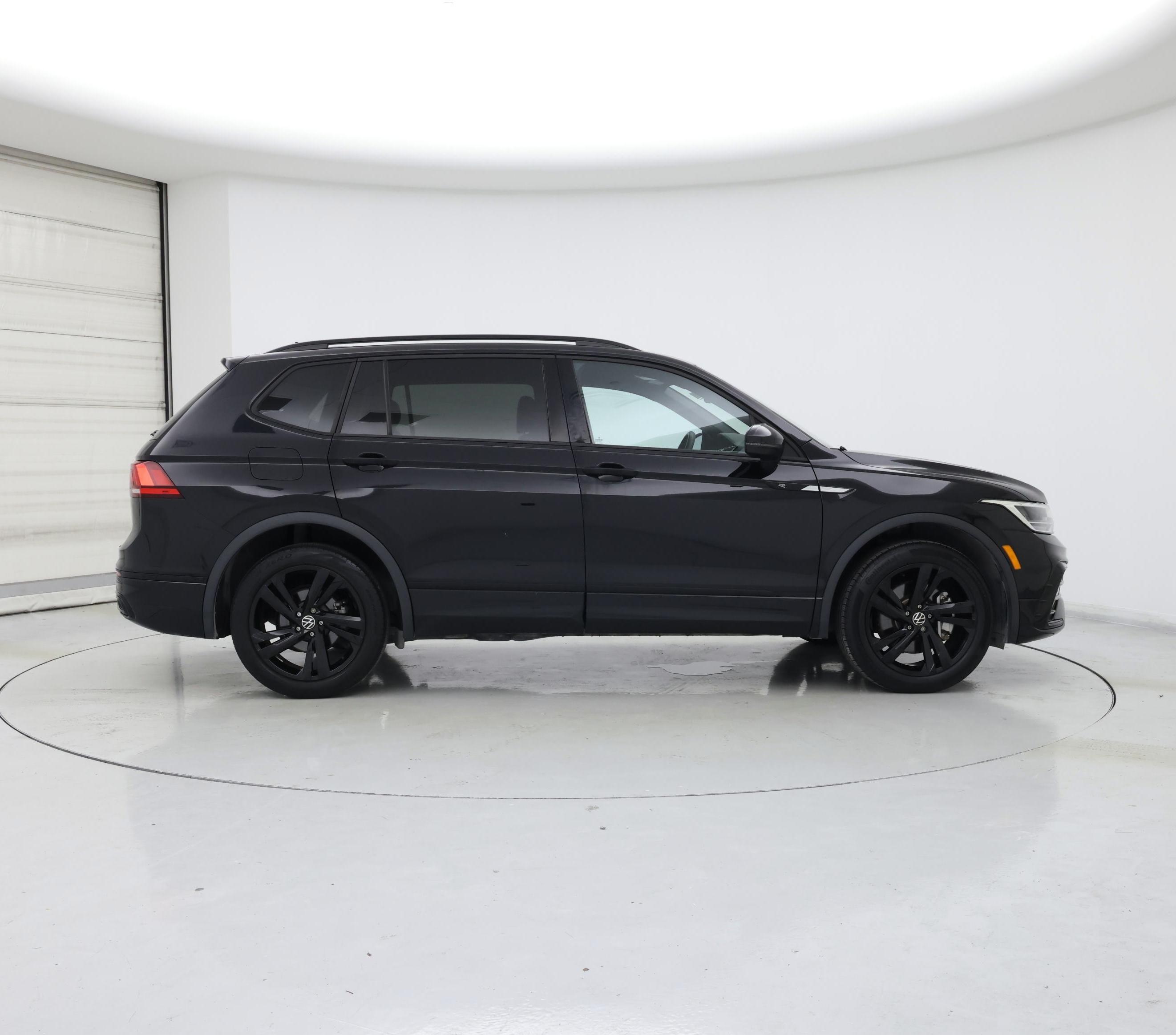 Thumbnail: 2023 Volkswagen Tiguan - 7