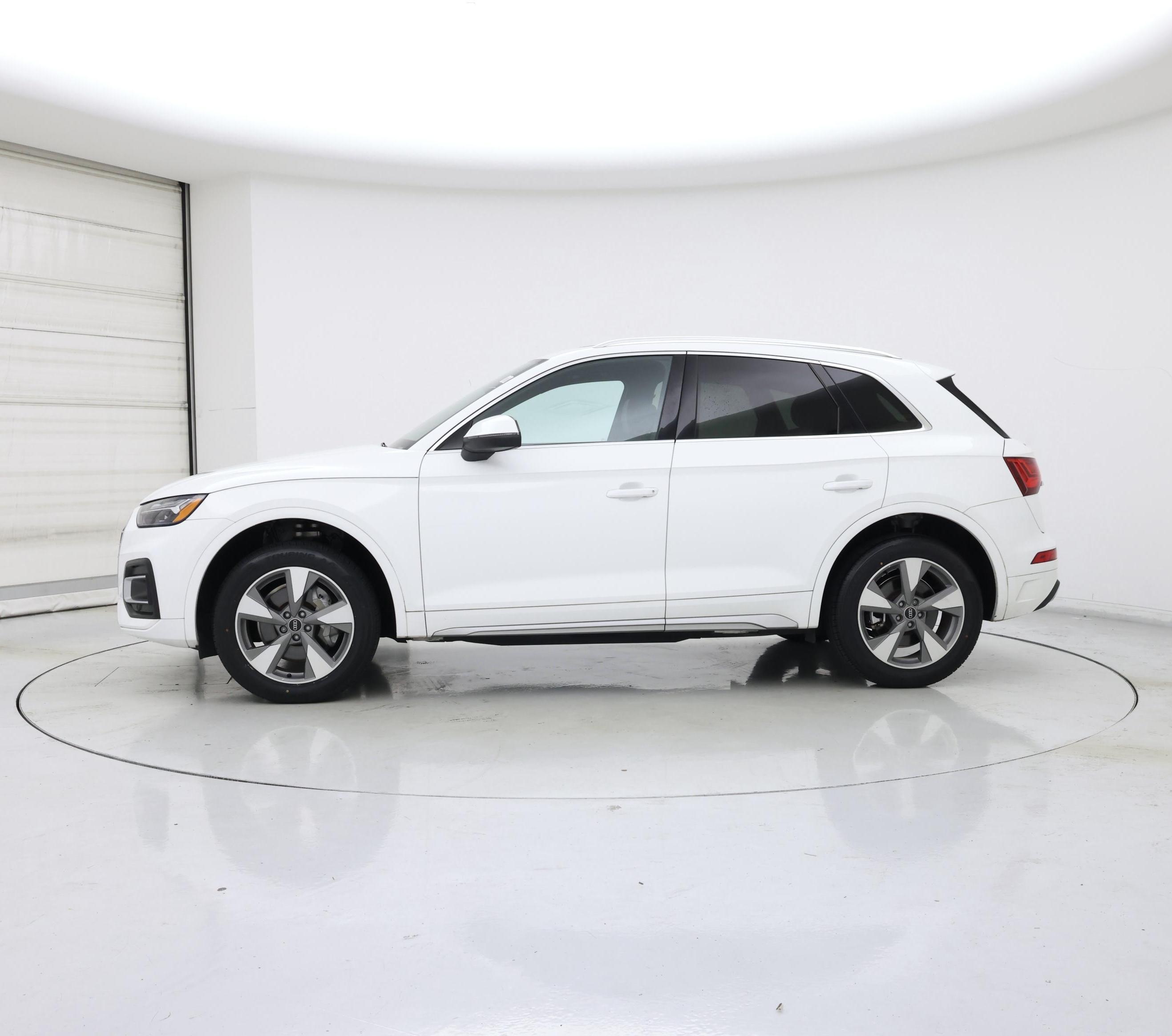 Thumbnail: 2023 Audi Q5 - 3