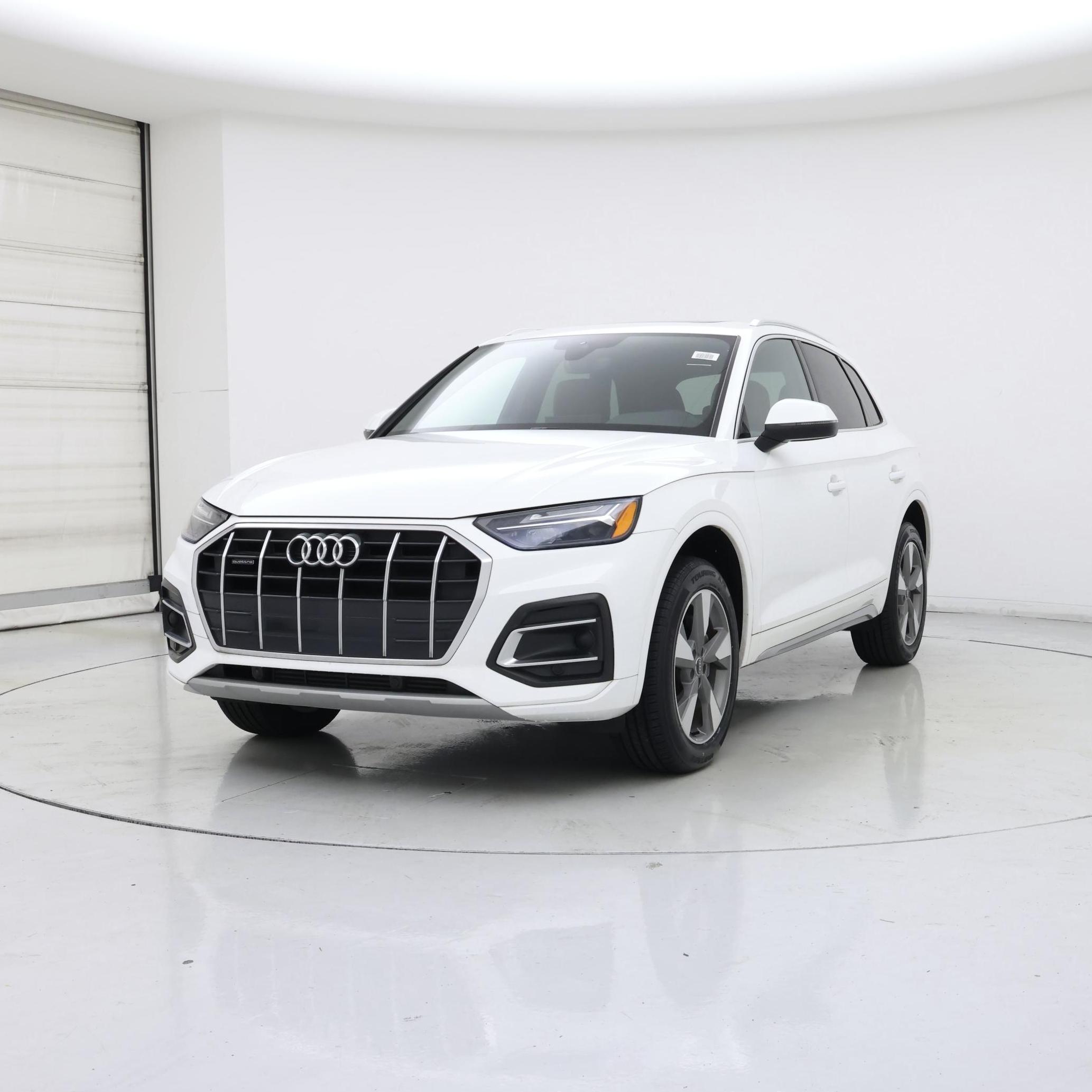 Thumbnail: 2023 Audi Q5 - 4