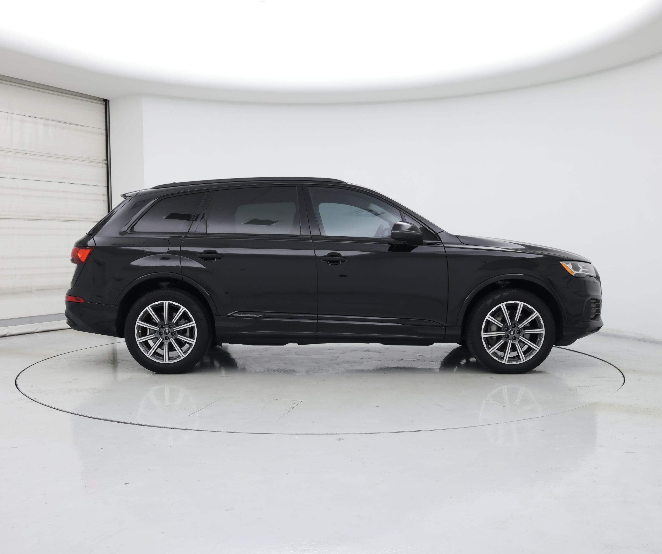 Thumbnail: 2023 Audi Q7 - 7
