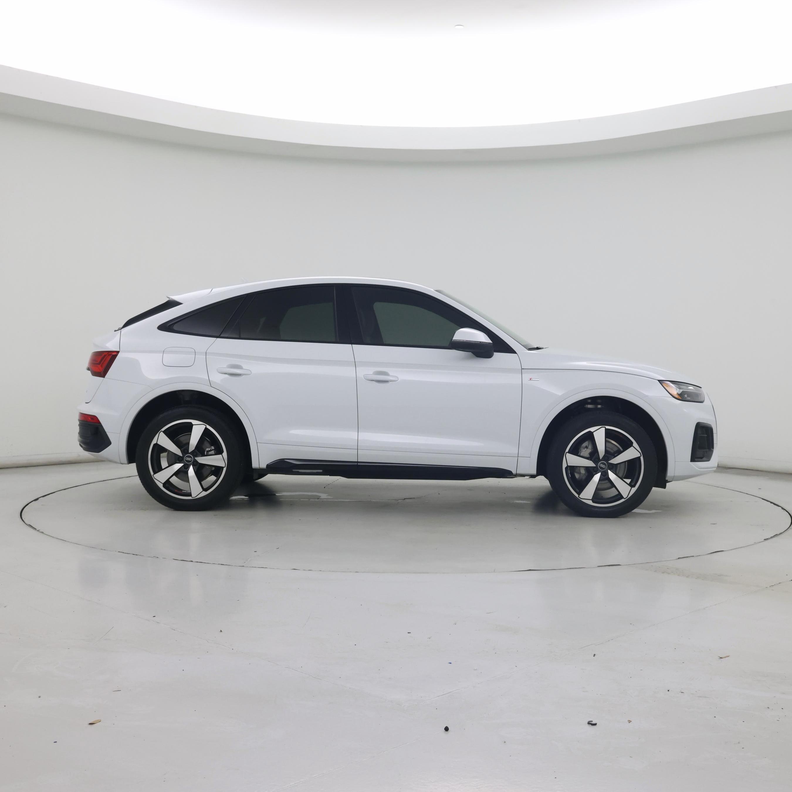 Thumbnail: 2023 Audi Q5 - 7
